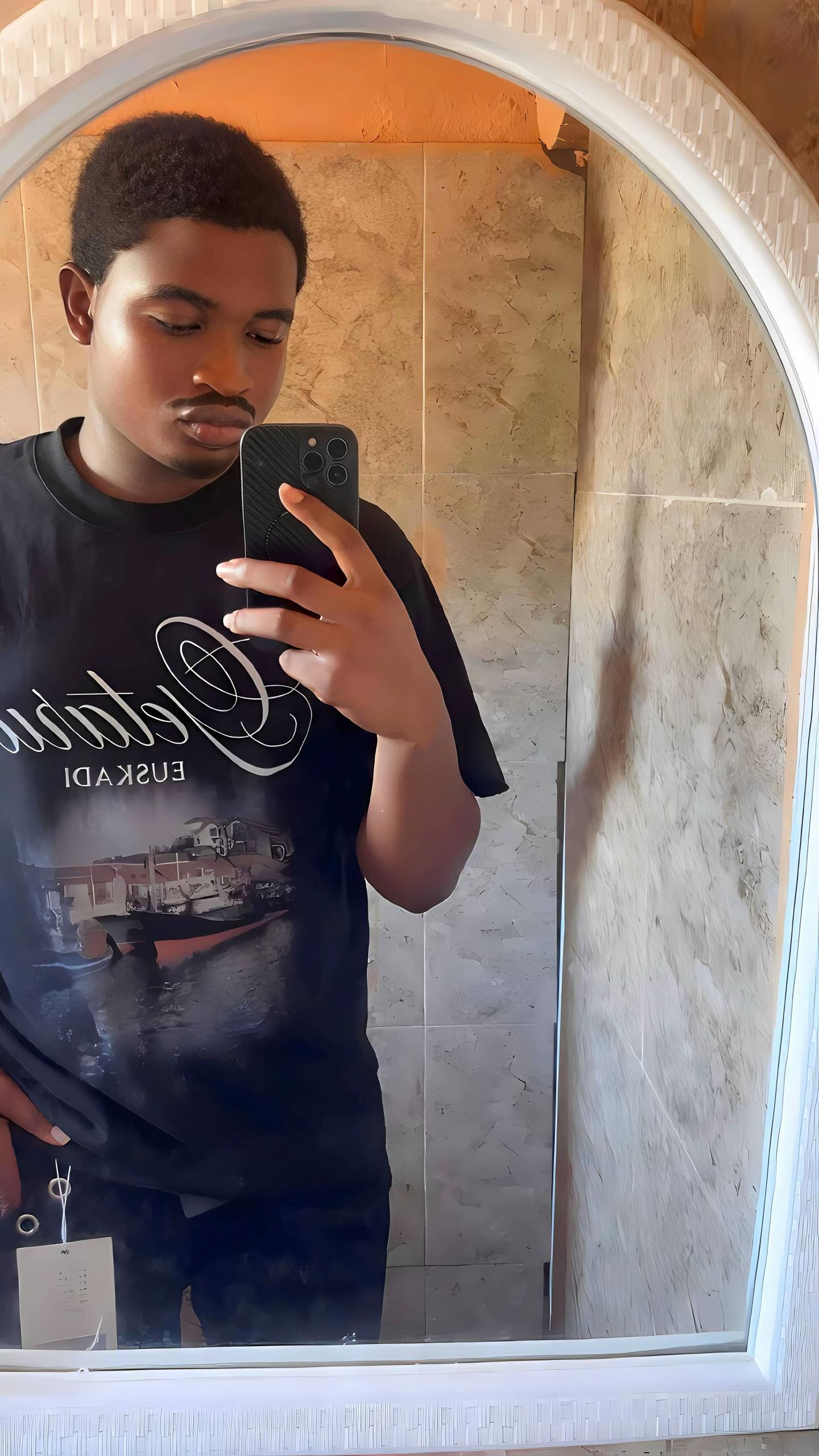 @𝓕𝓪𝔀𝓪𝔃💫
