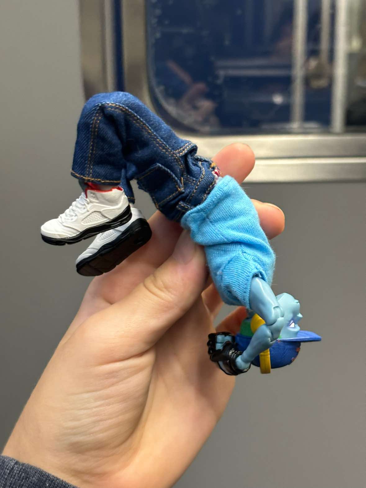 @lowqualitykneecaps 𒉭