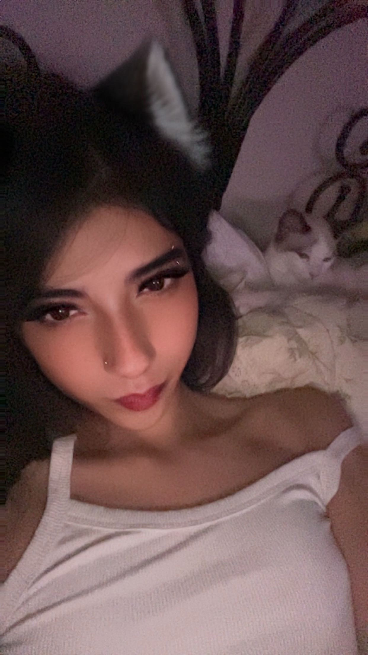 @*•*