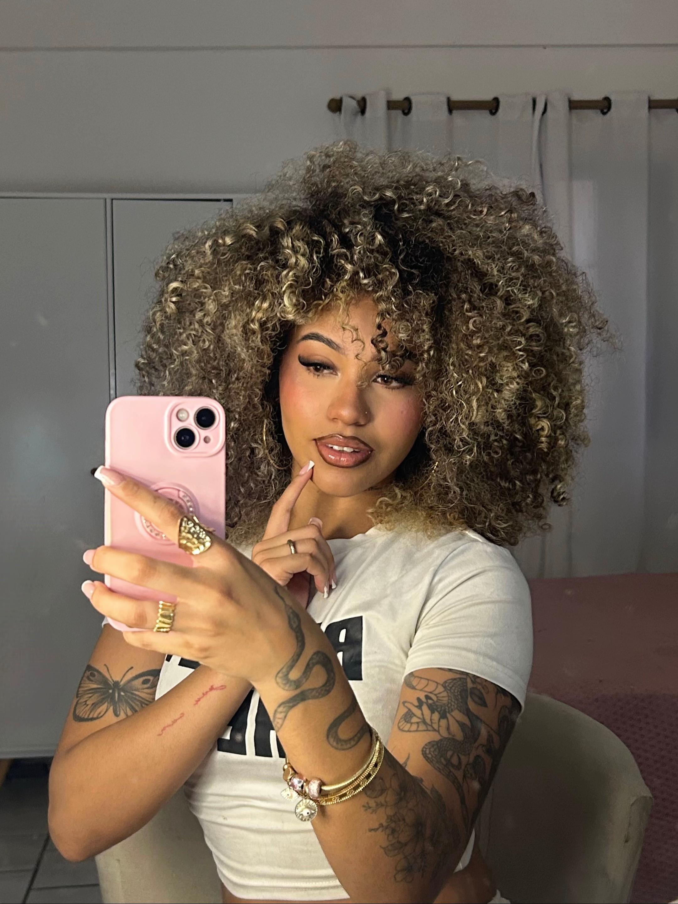 @Ella ♡