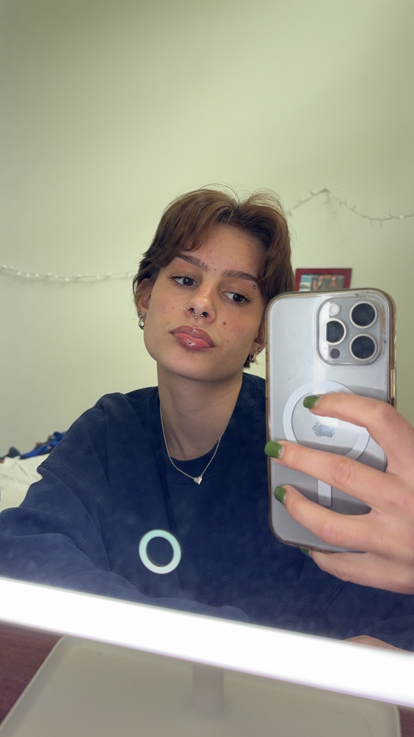 @uahdvashd