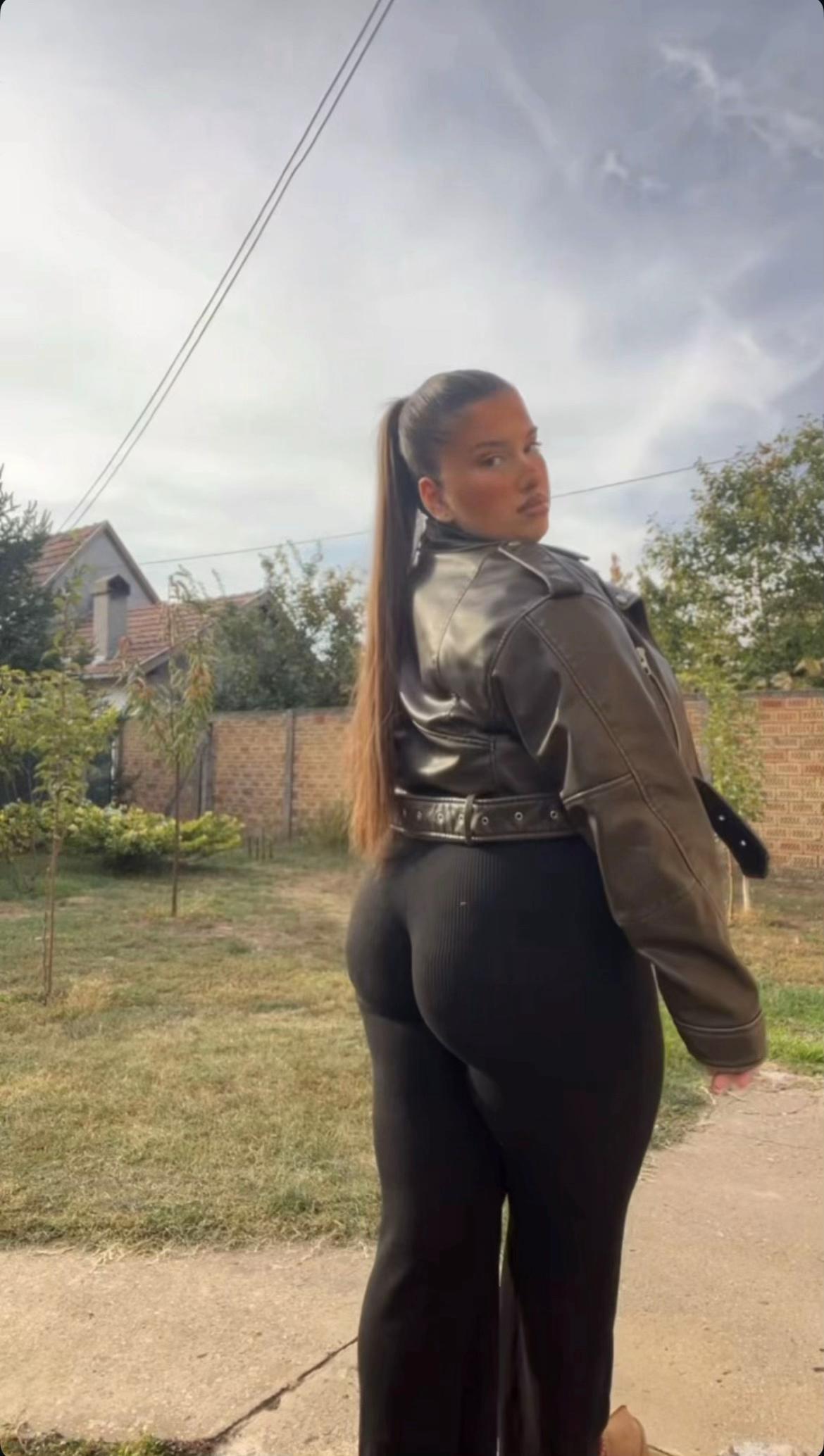 @andjela