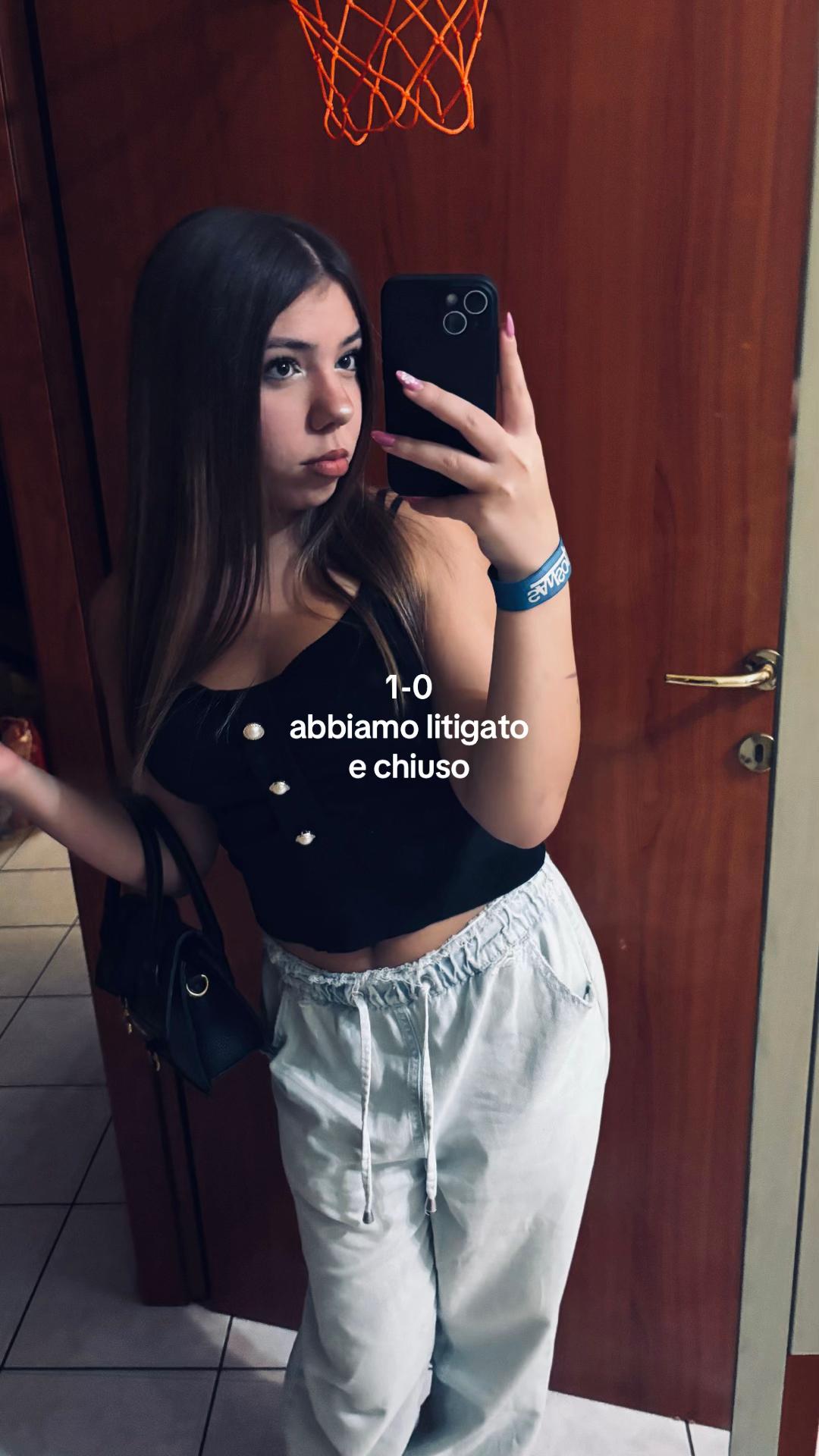 @𝟐𝟐