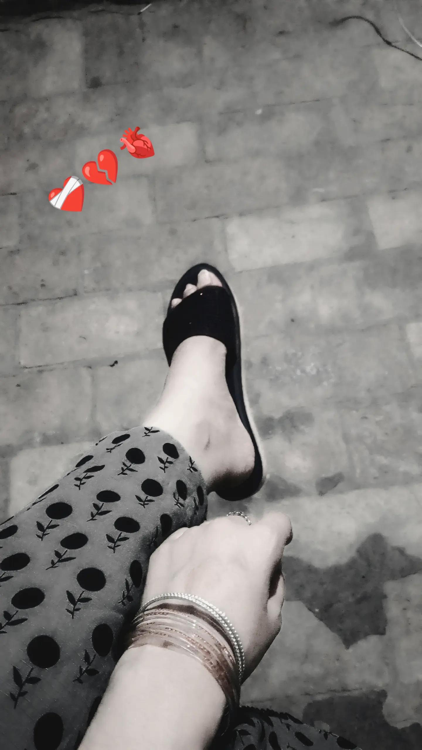 @کوئی اپنا نہیں💔