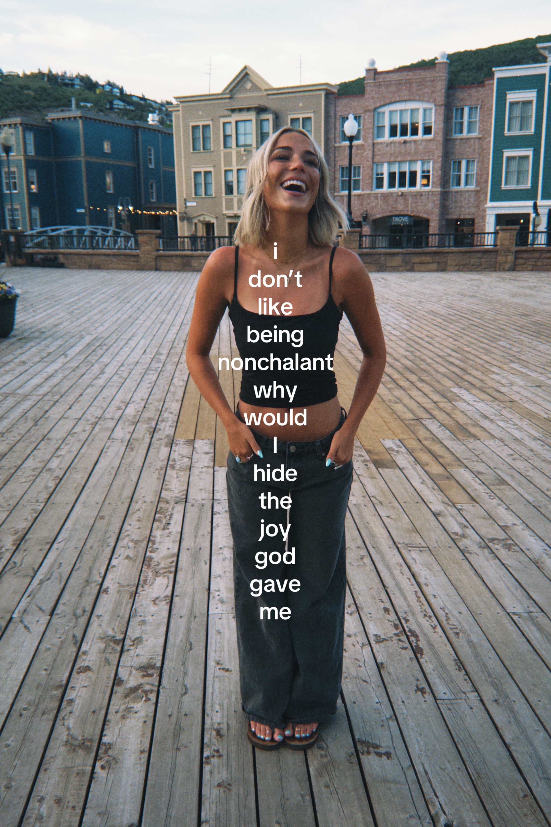 @MAISEY RAY