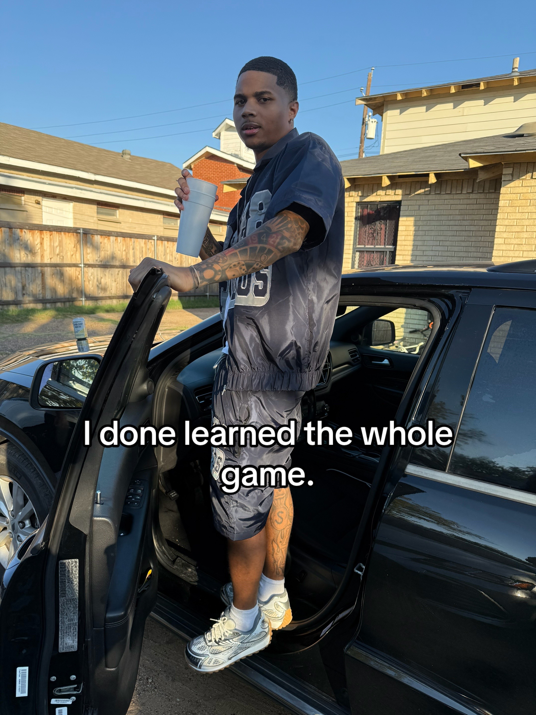 @_deewho