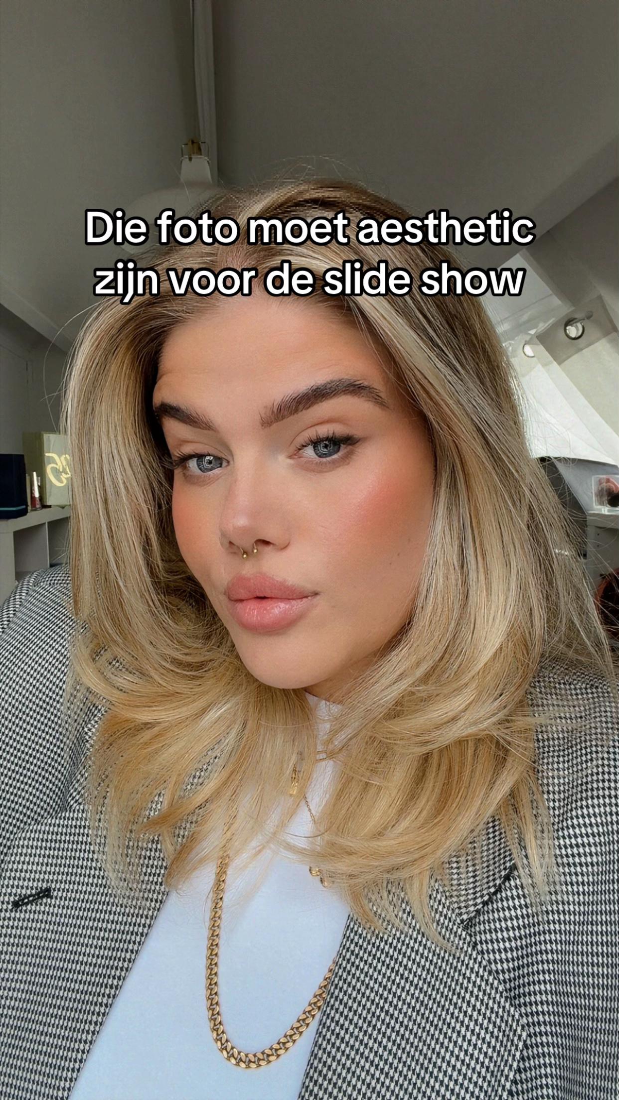 @★ ᴍᴇʟᴀɴɪᴇ ★
