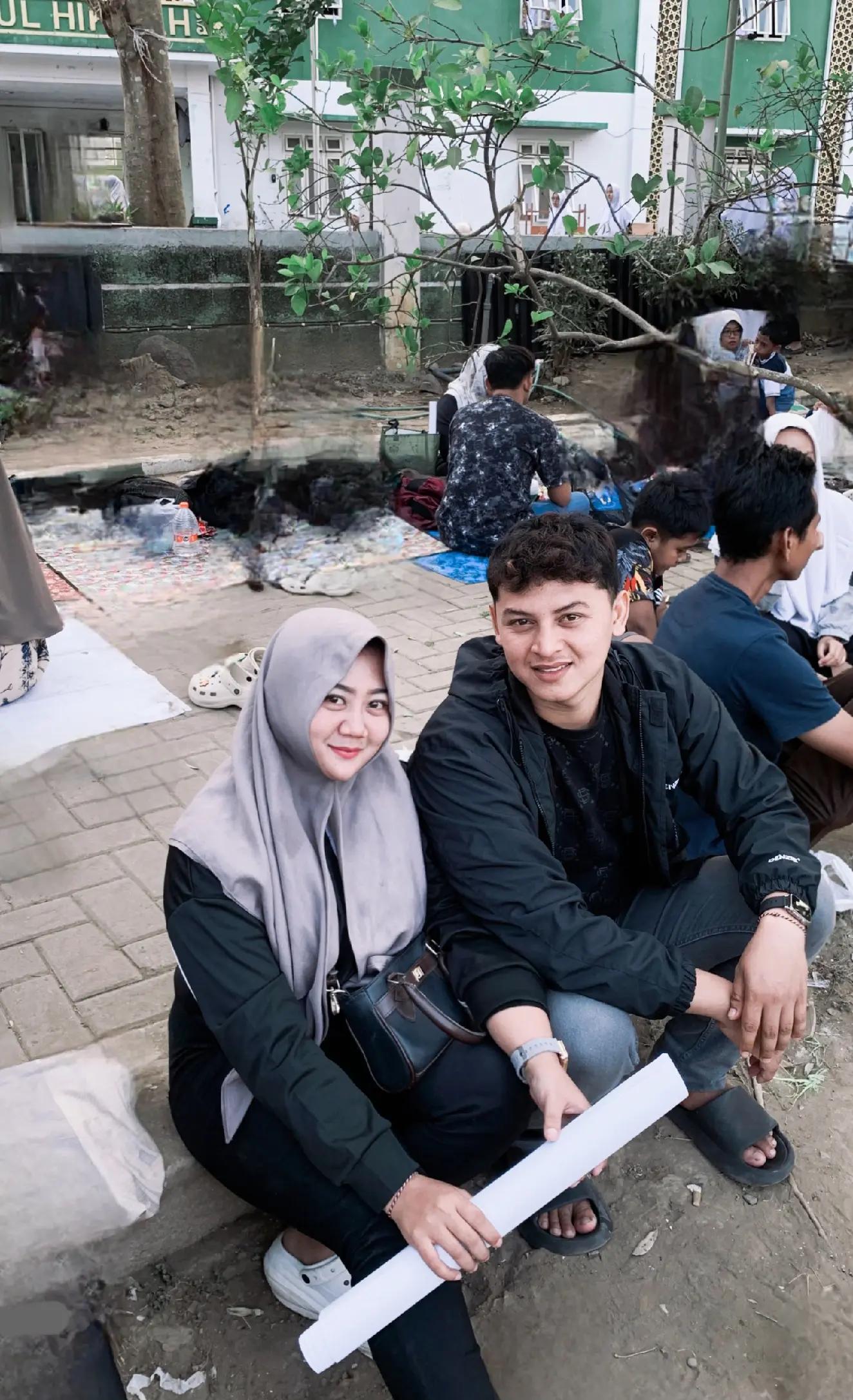 @comel