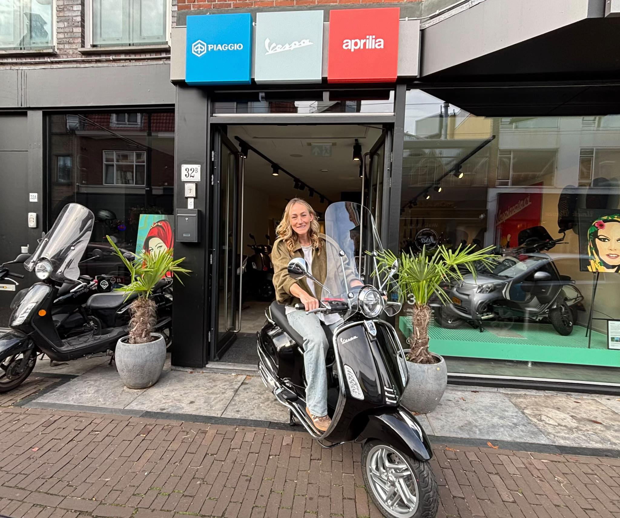 @J2 Scooters & Motoren