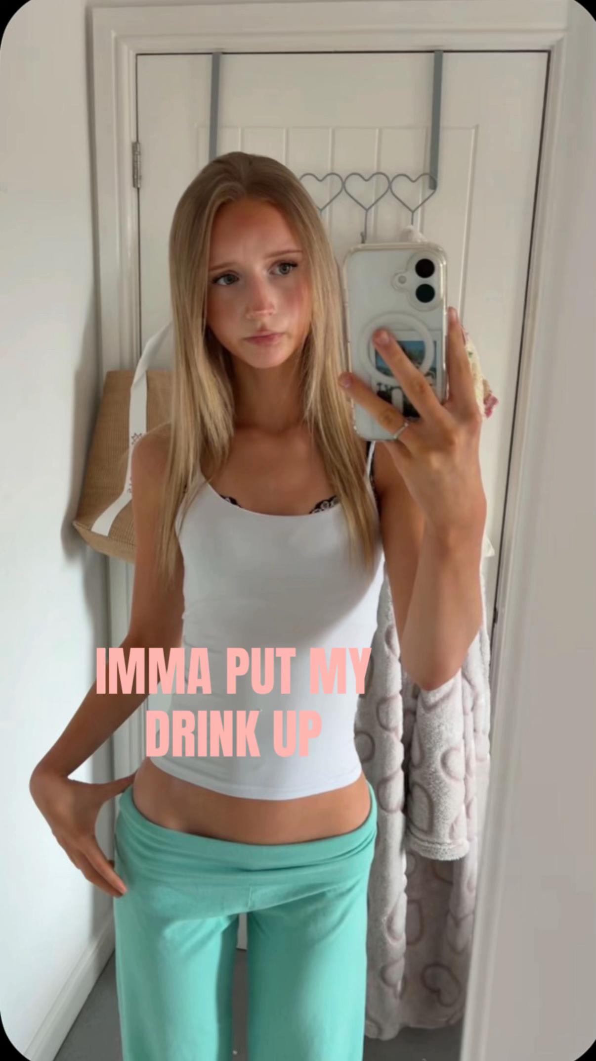 @𝓁𝒶𝓊𝓇𝒶🪽🧁