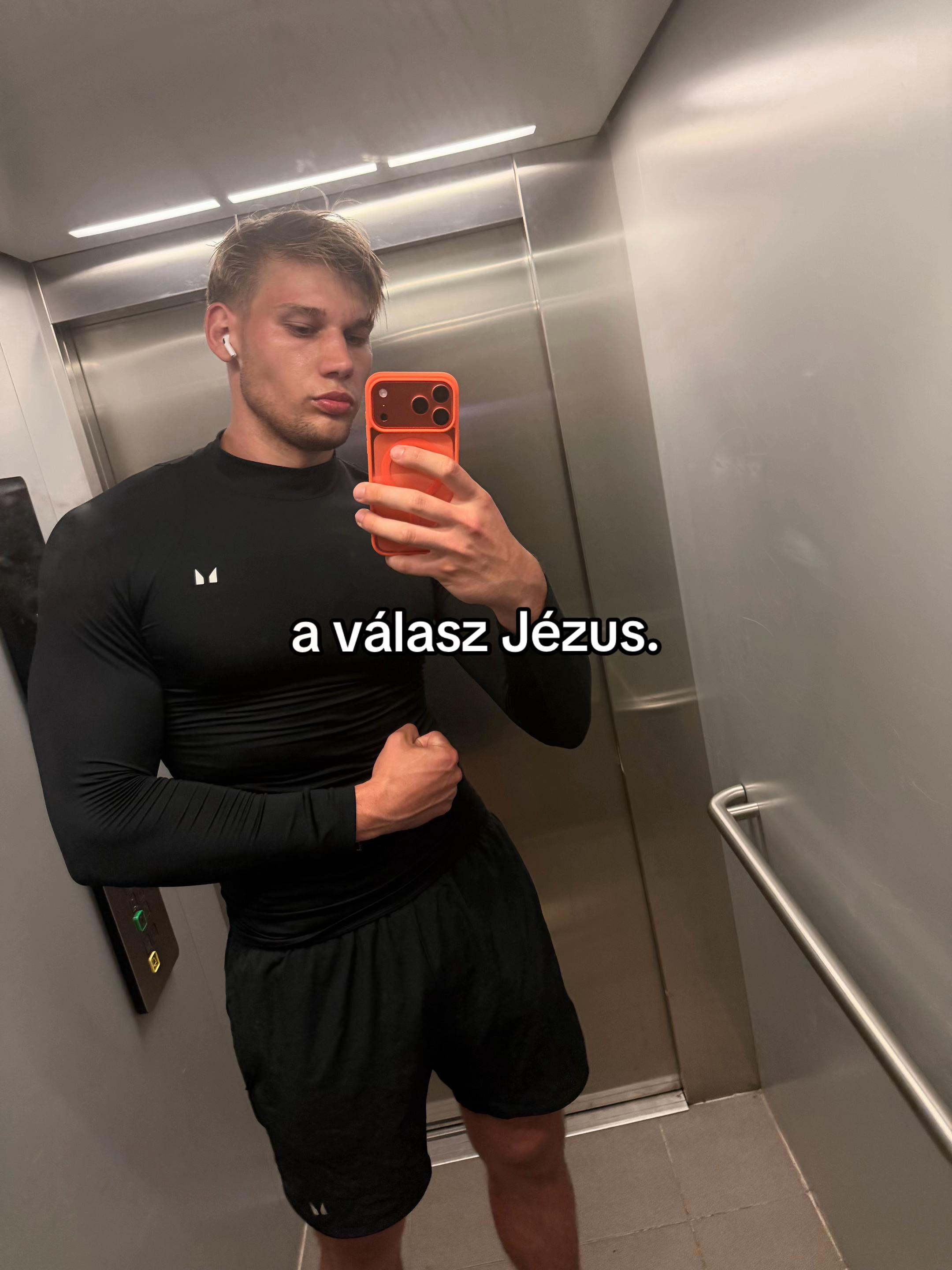 @Moln&aacute;r Andr&aacute;s