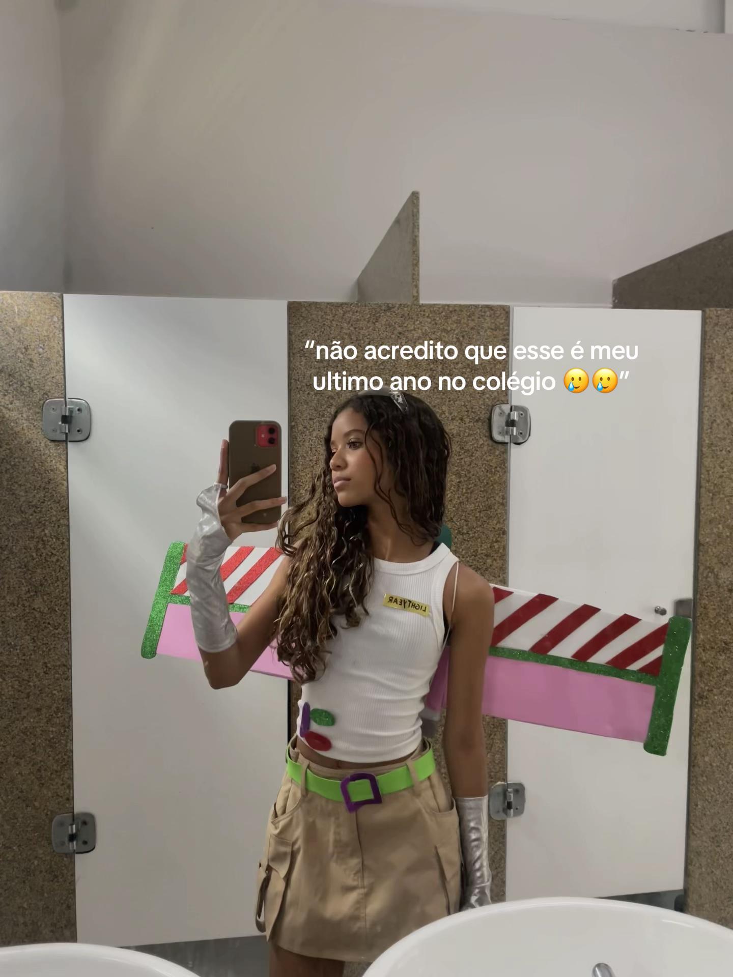 @Lara Simões