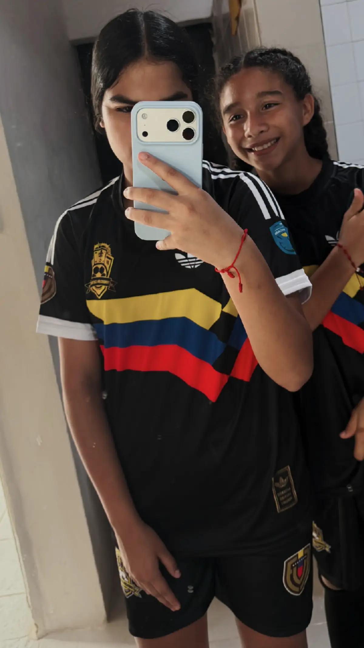 @𝑰𝒔𝒂