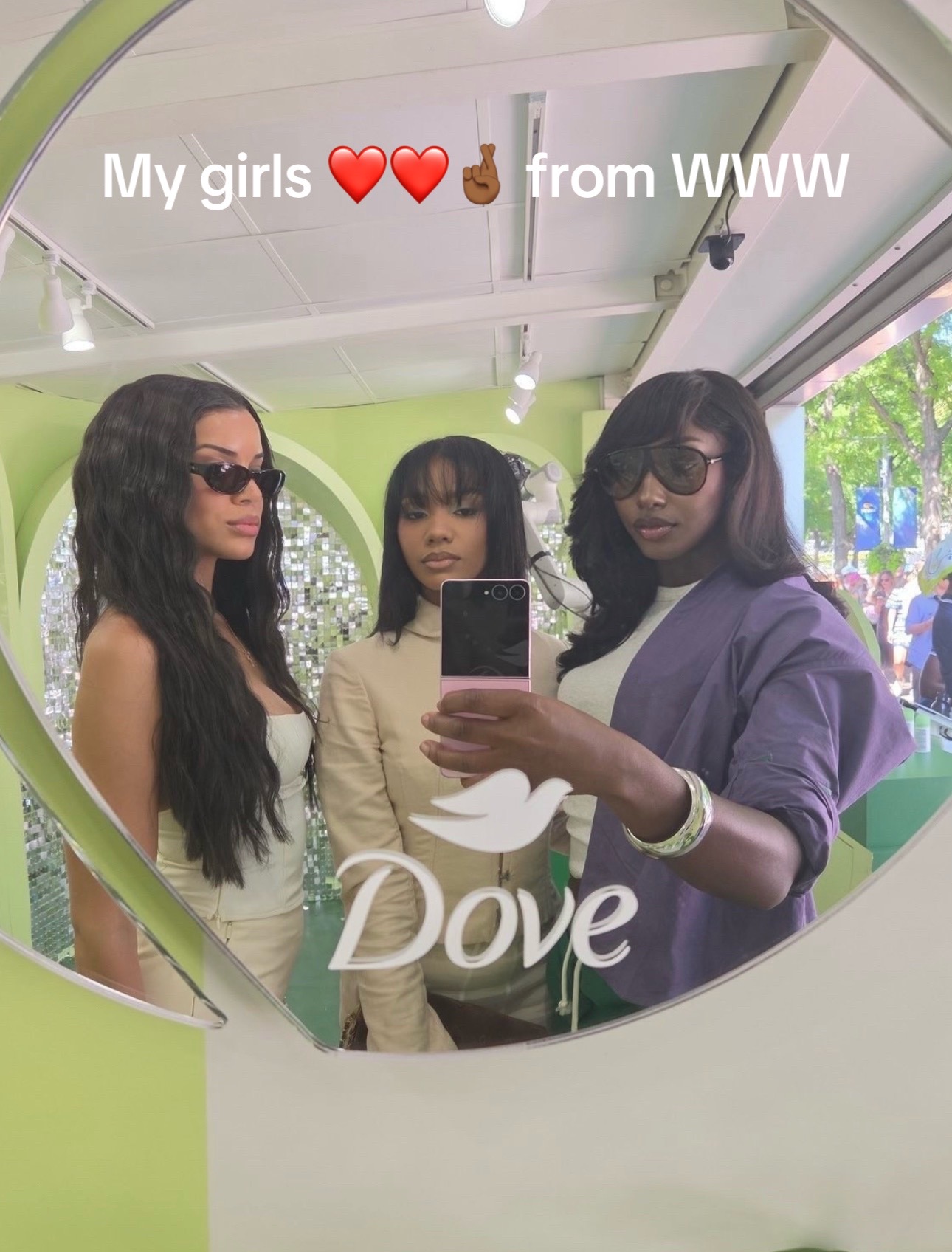 @Aniyafeed