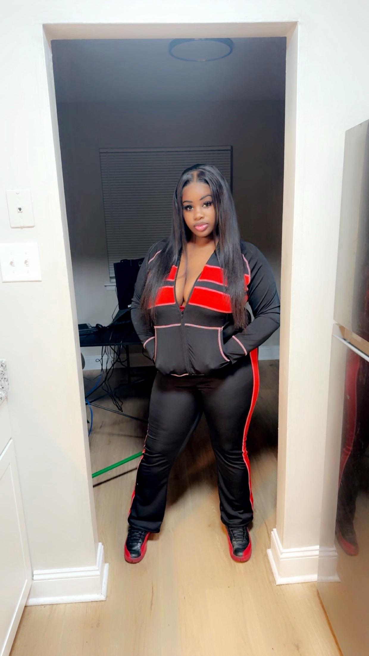 @tharealniaa