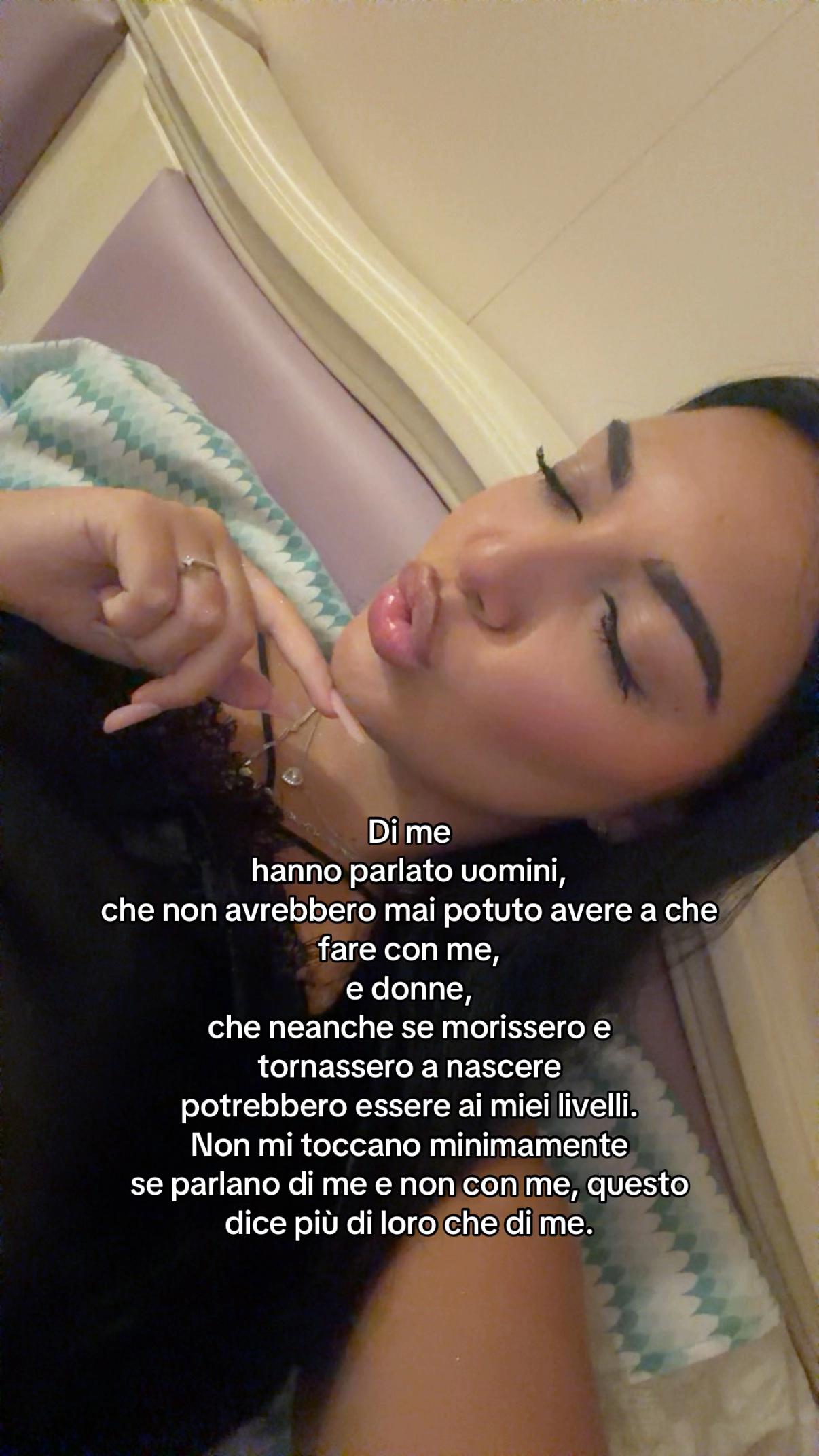 @alxsja_