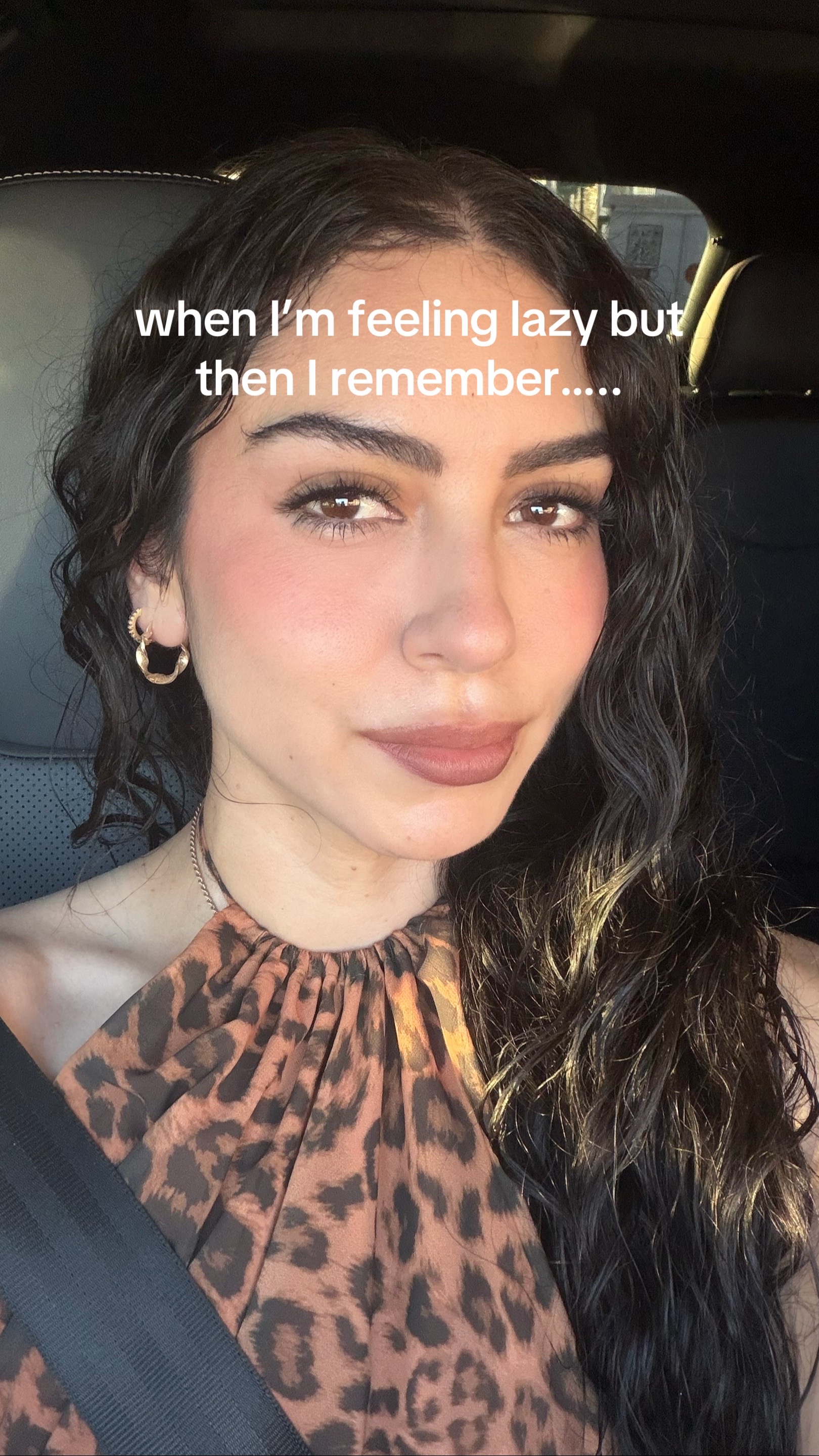 @yeseniamona