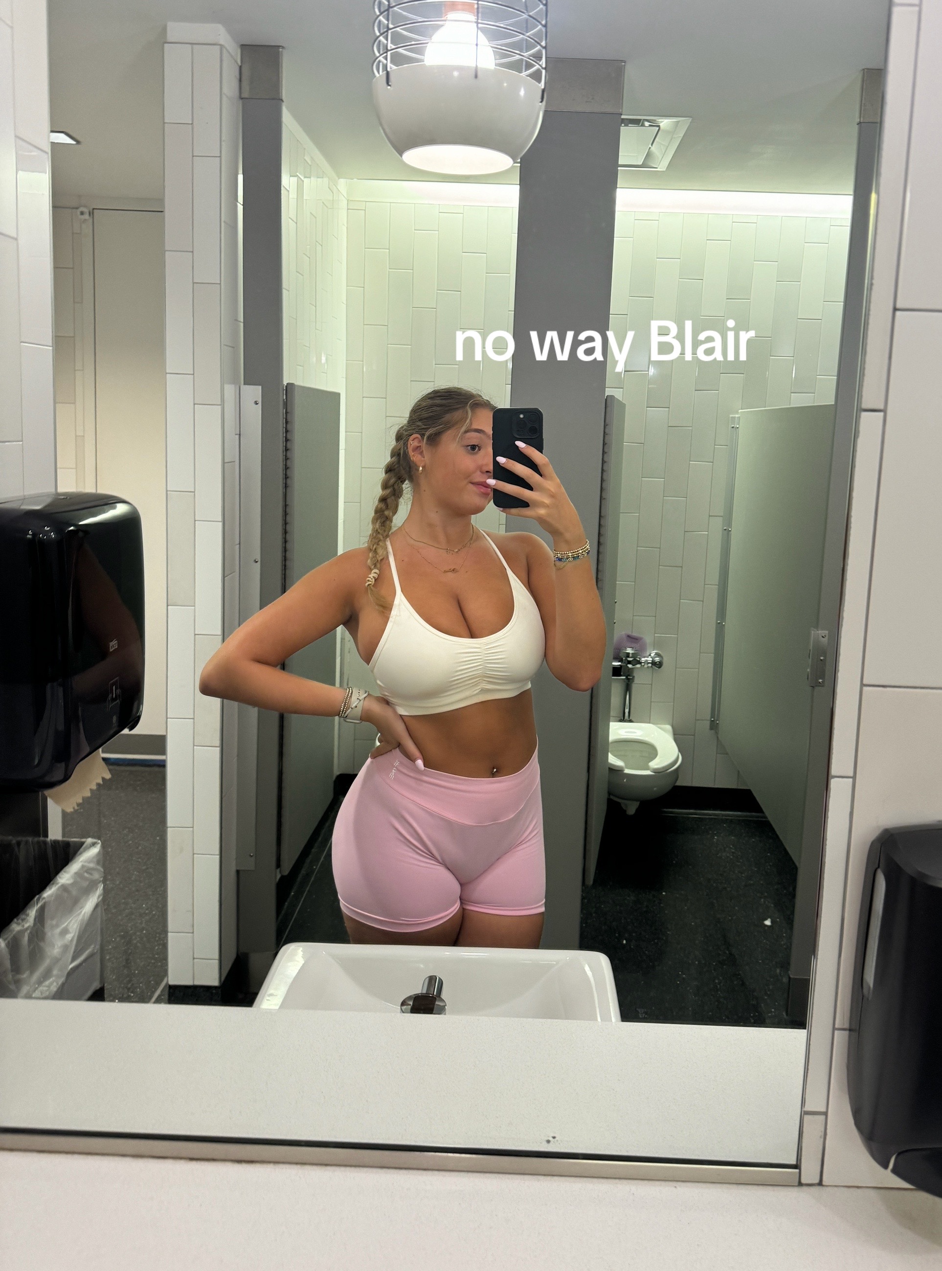 @Alina Fernández