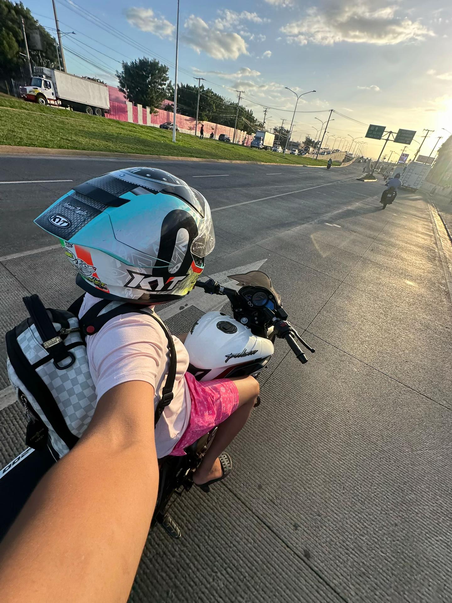 @L U I S ⋆