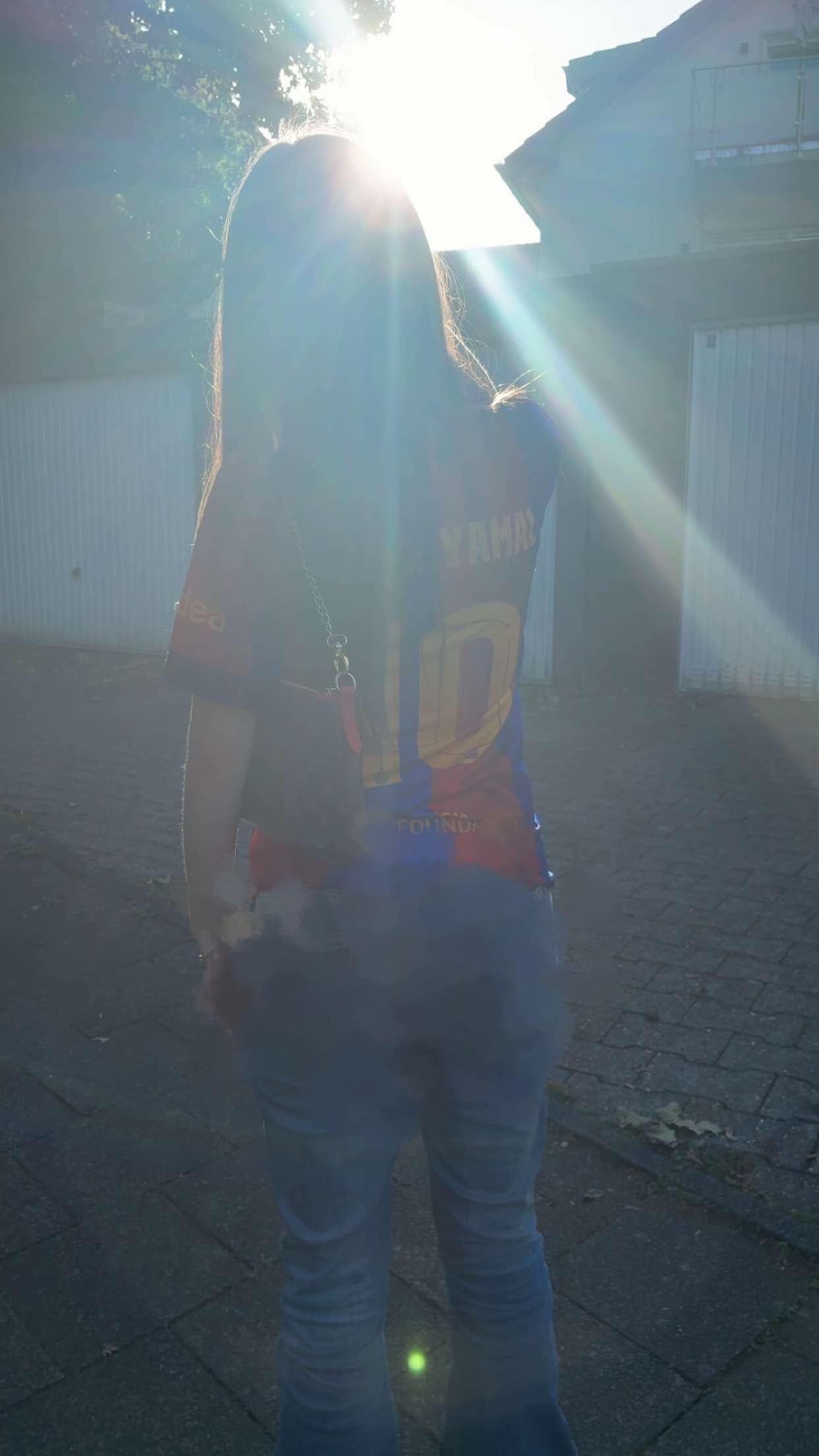 @𝒩