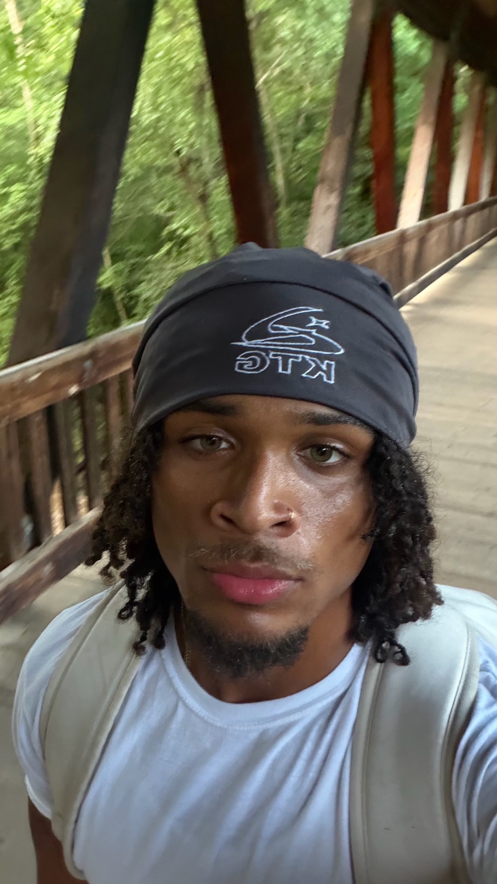 @KG