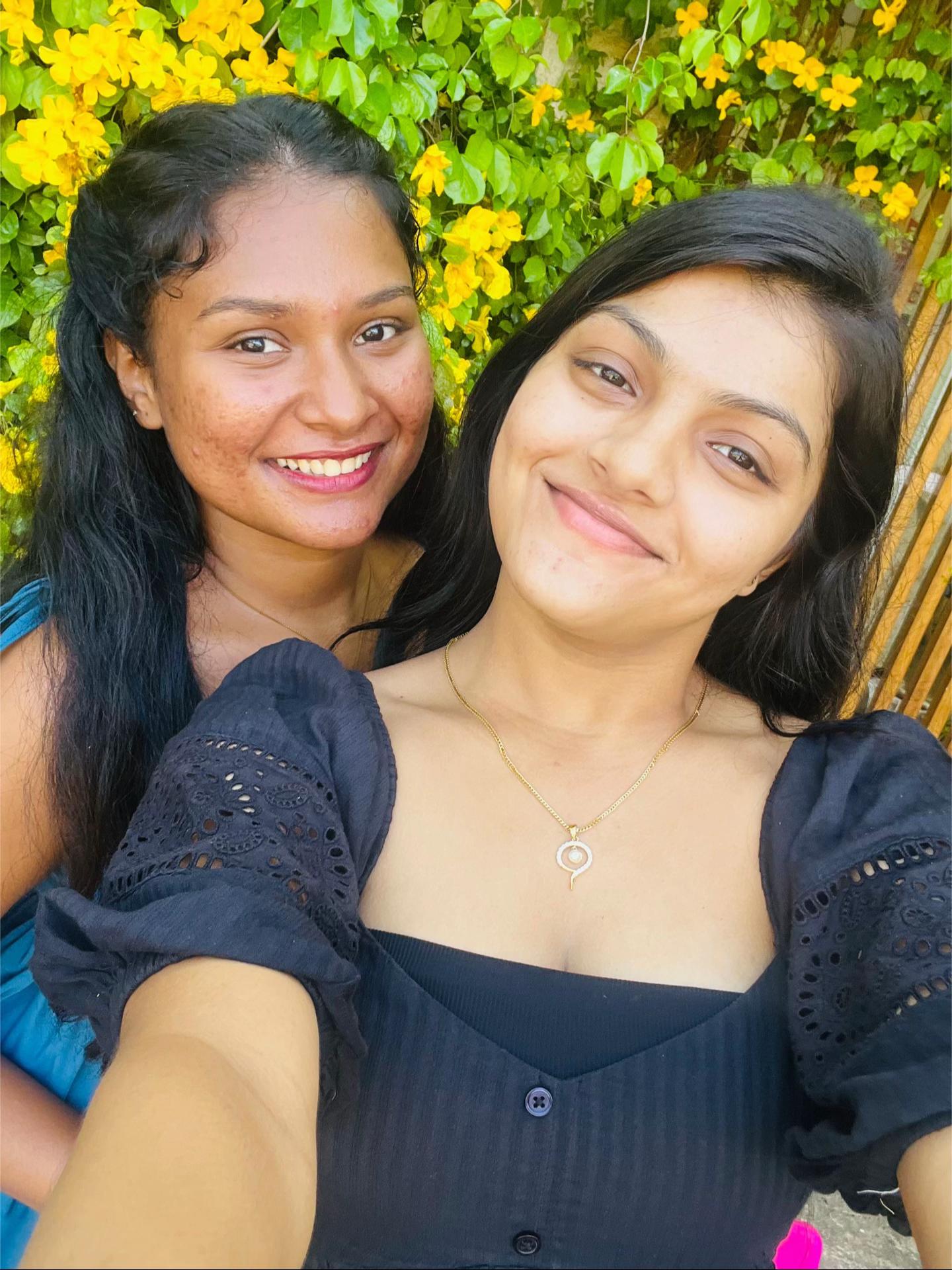 @apurwakawee 😍🌸🌼