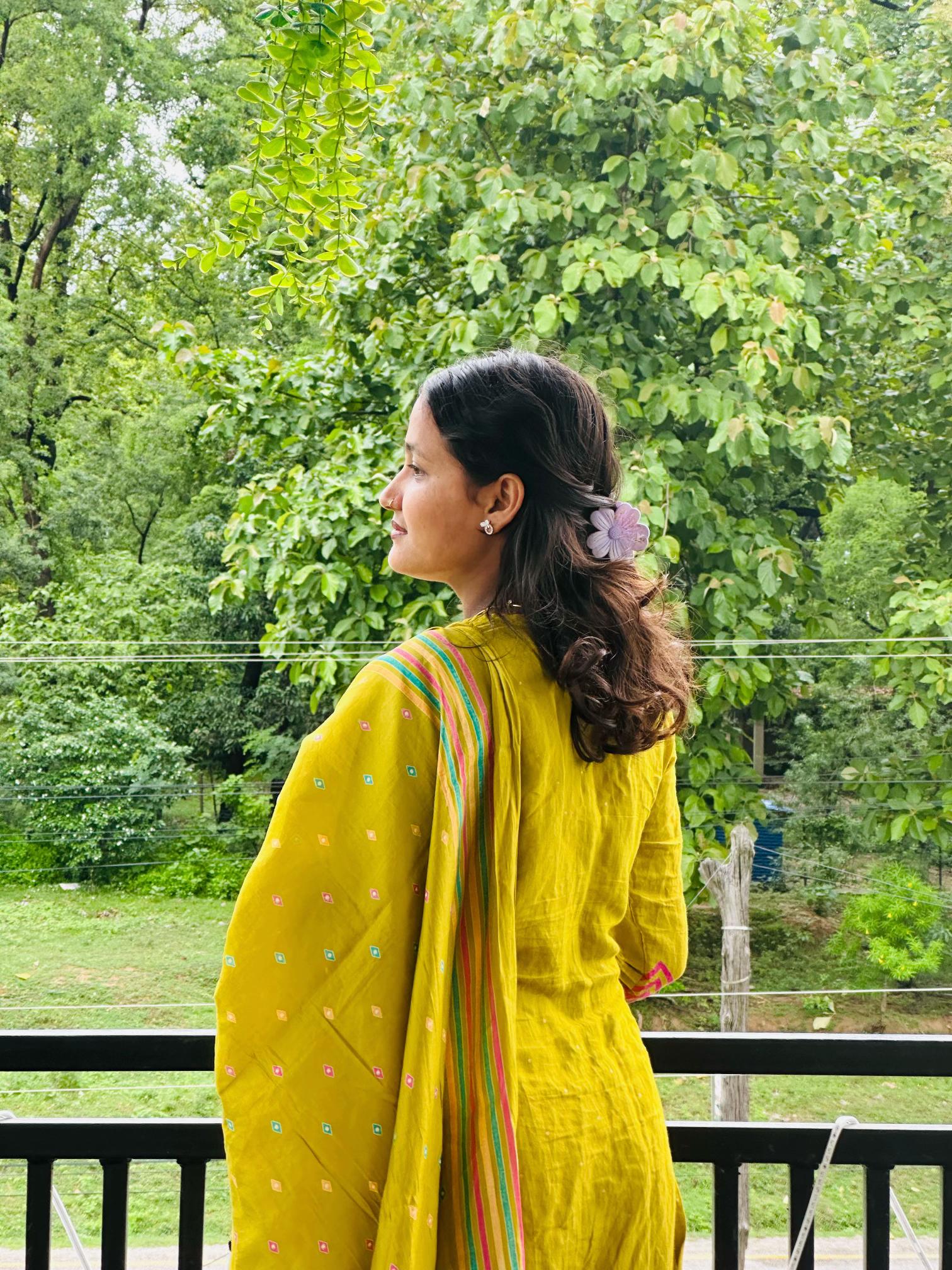 @झरना साउॅंद::::::🌷