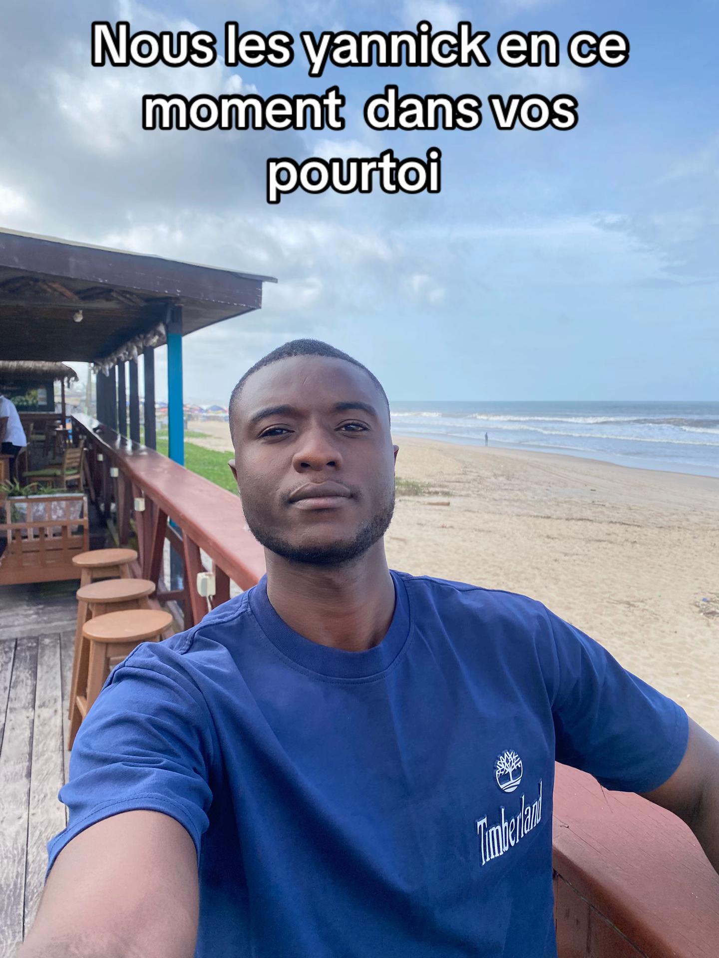 @King of squat 💫🇨🇬