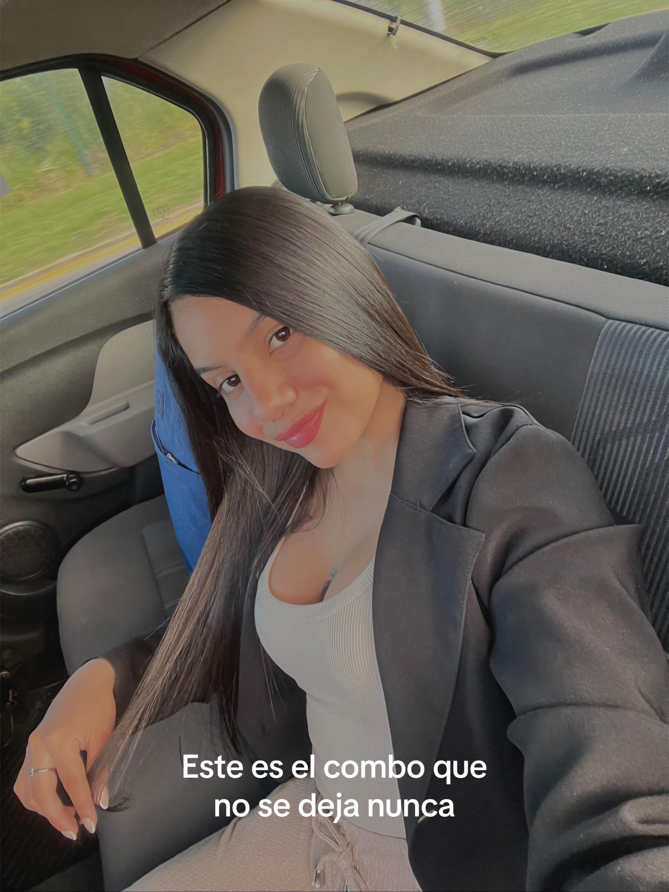 @𝒟
