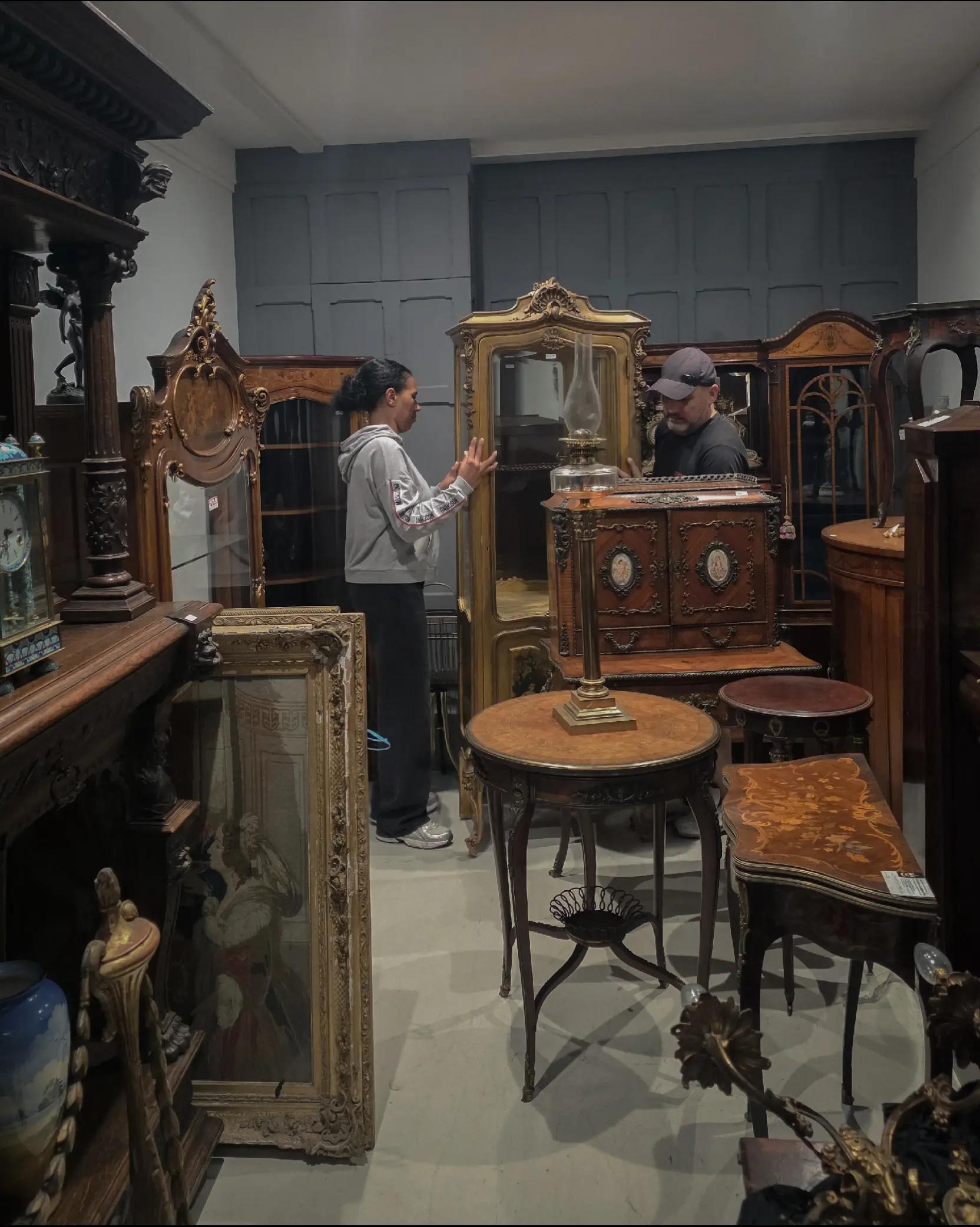 @Hawkins Antiques