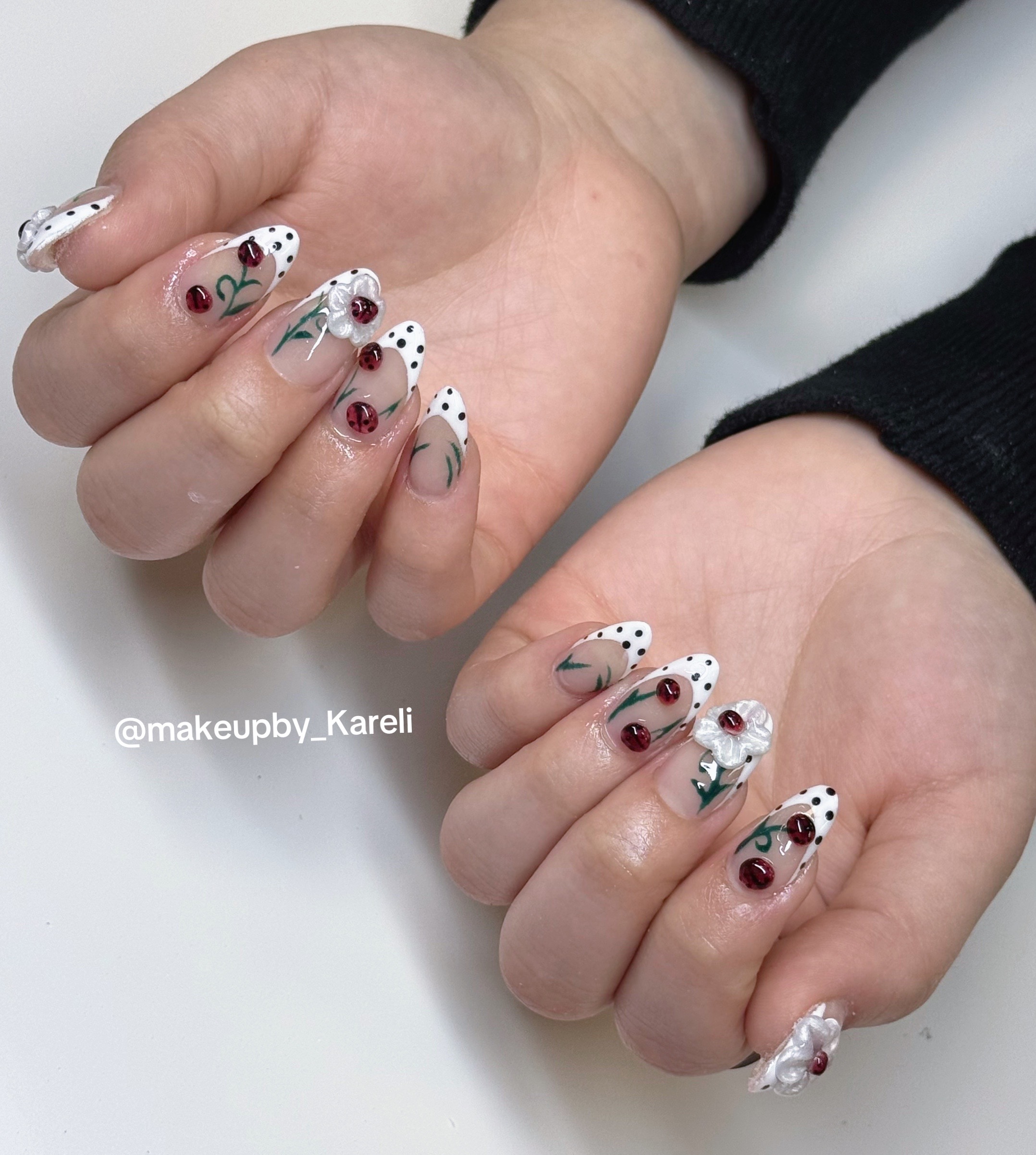 @Makeupby_kareli