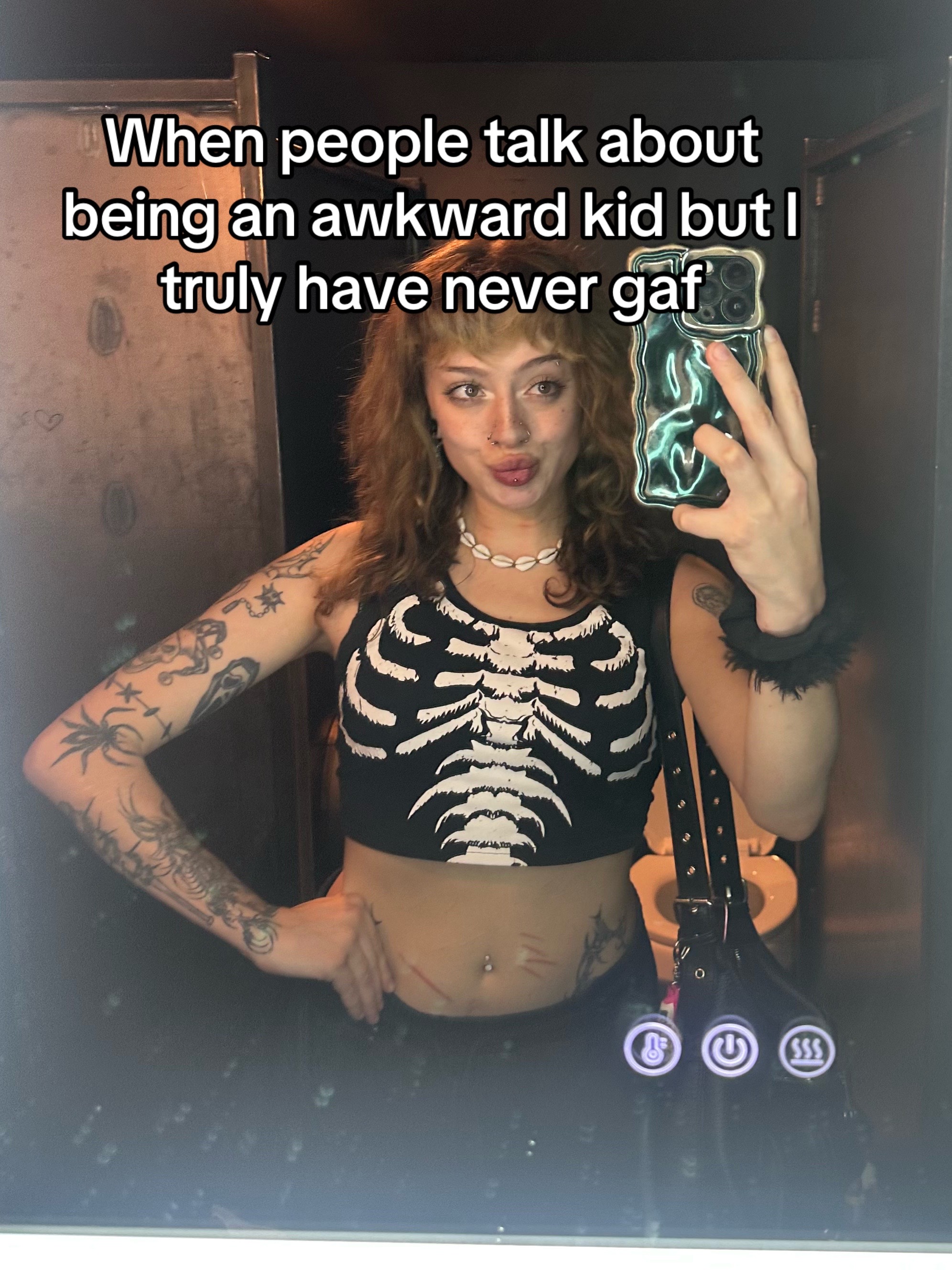 @batshitbloodybailey
