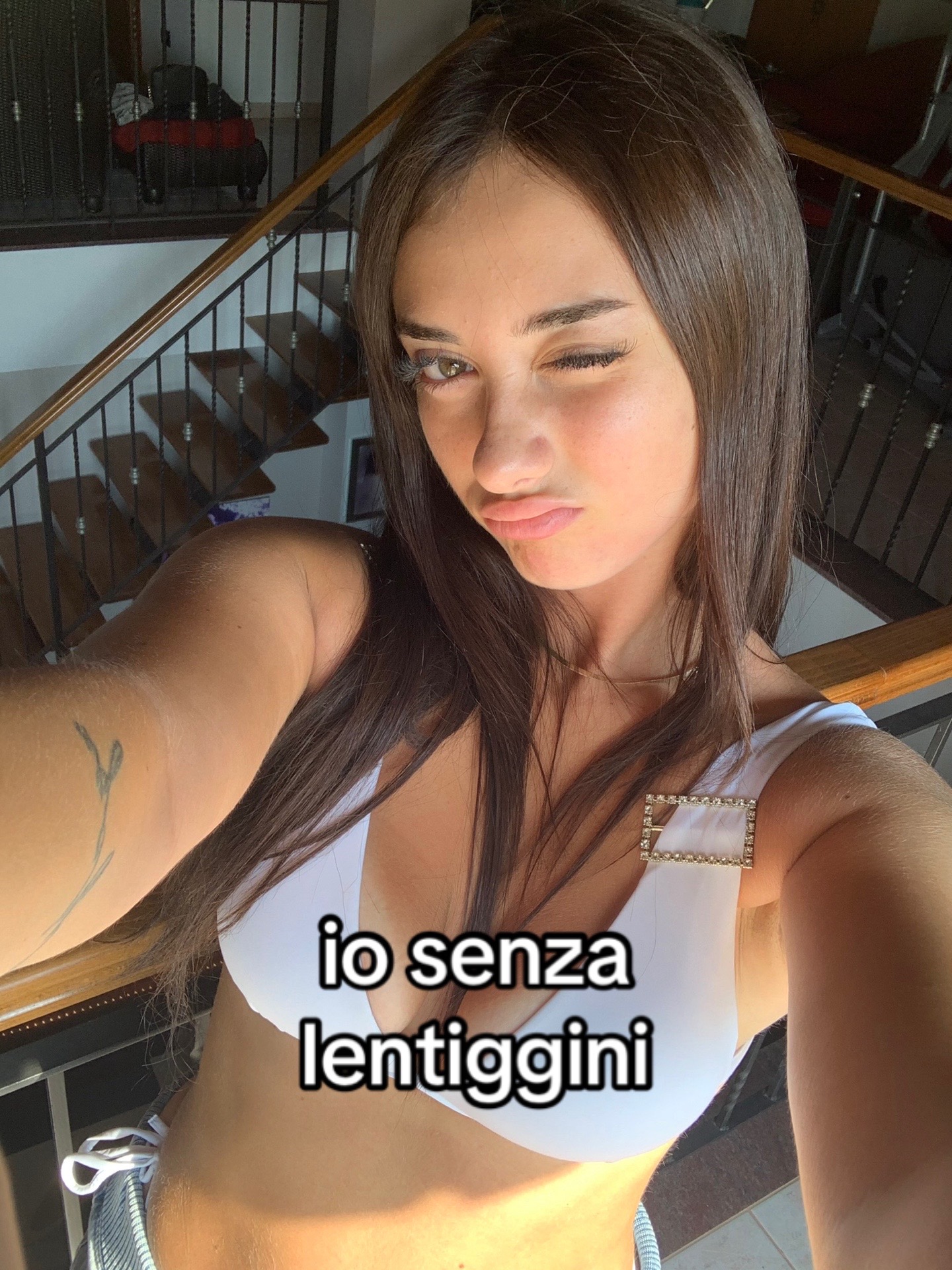 @elisabellucci_