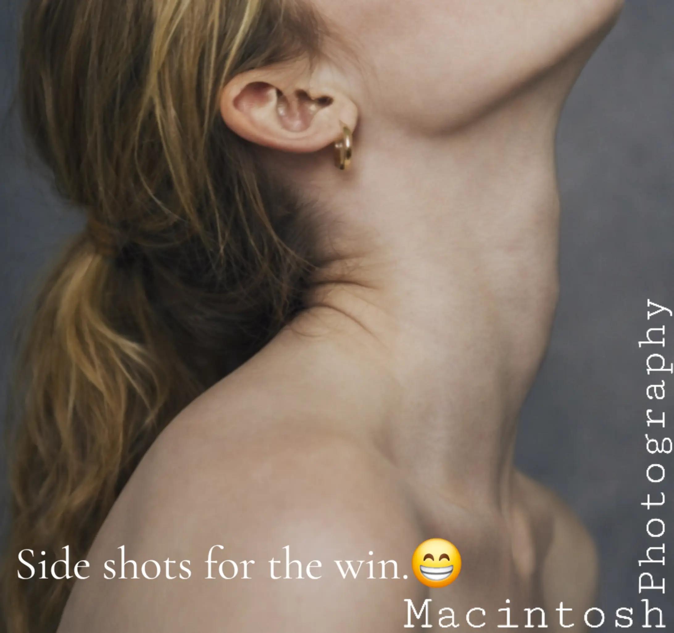 @Female_Neck_Appreciation