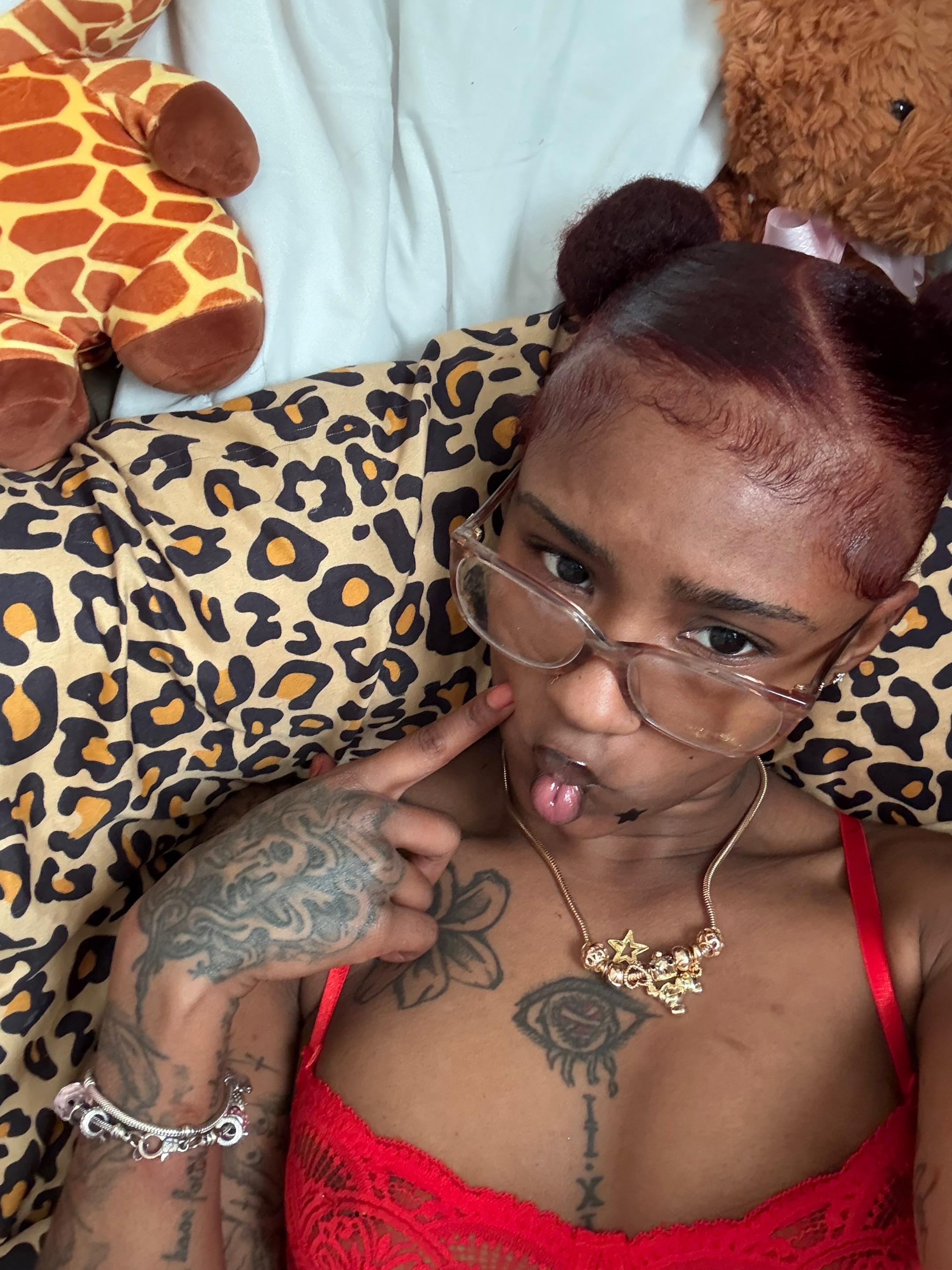 @taewayylilsister