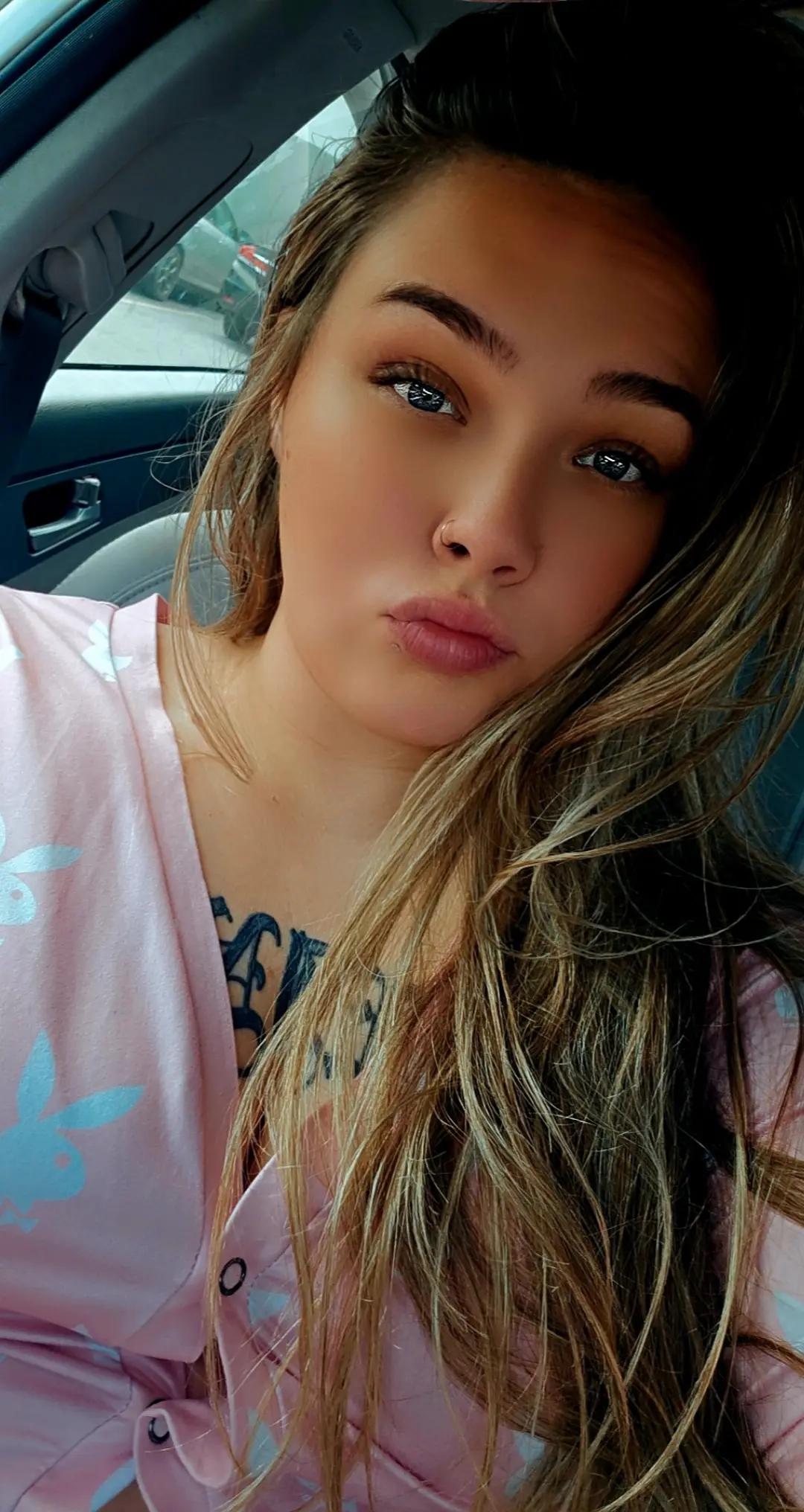 @🍒 Alana Barrett
