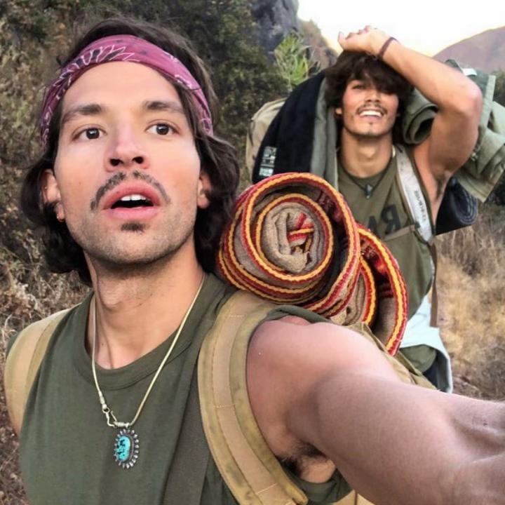 @🌍