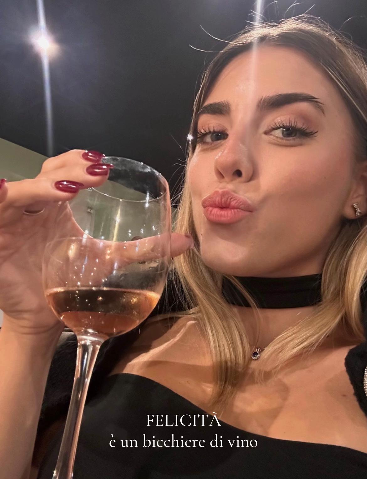 @S O P H I E 🍸🪩🌟🧿