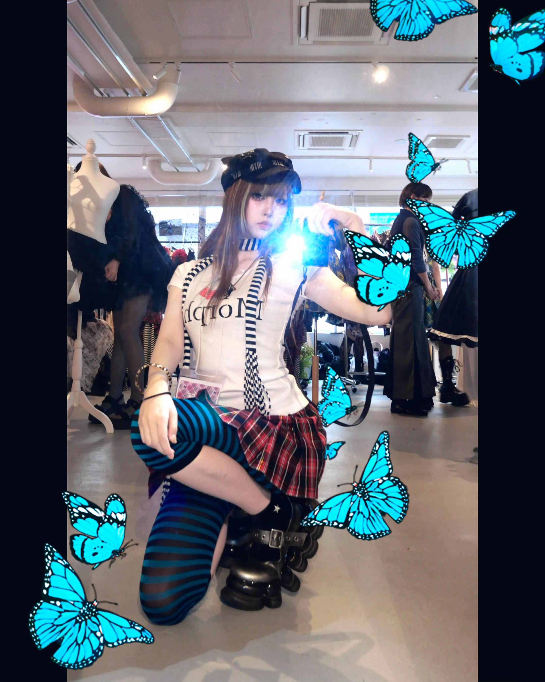 @デカニャンコ