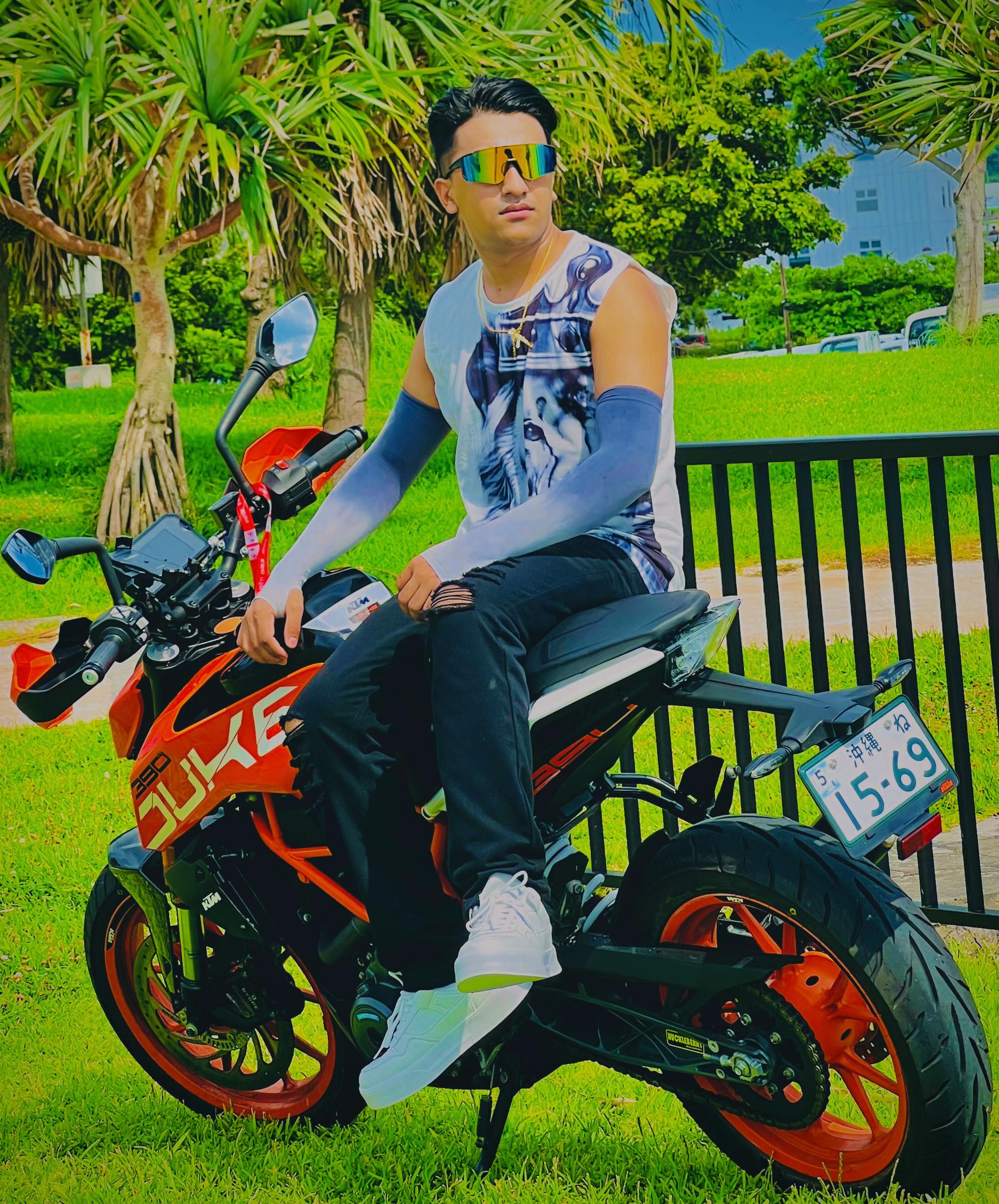 @Naresh Mahara😘