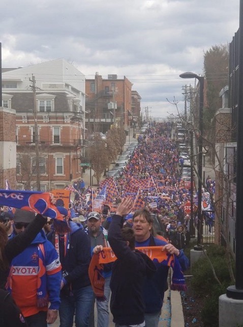 @Orange & Blue Central🧡💙