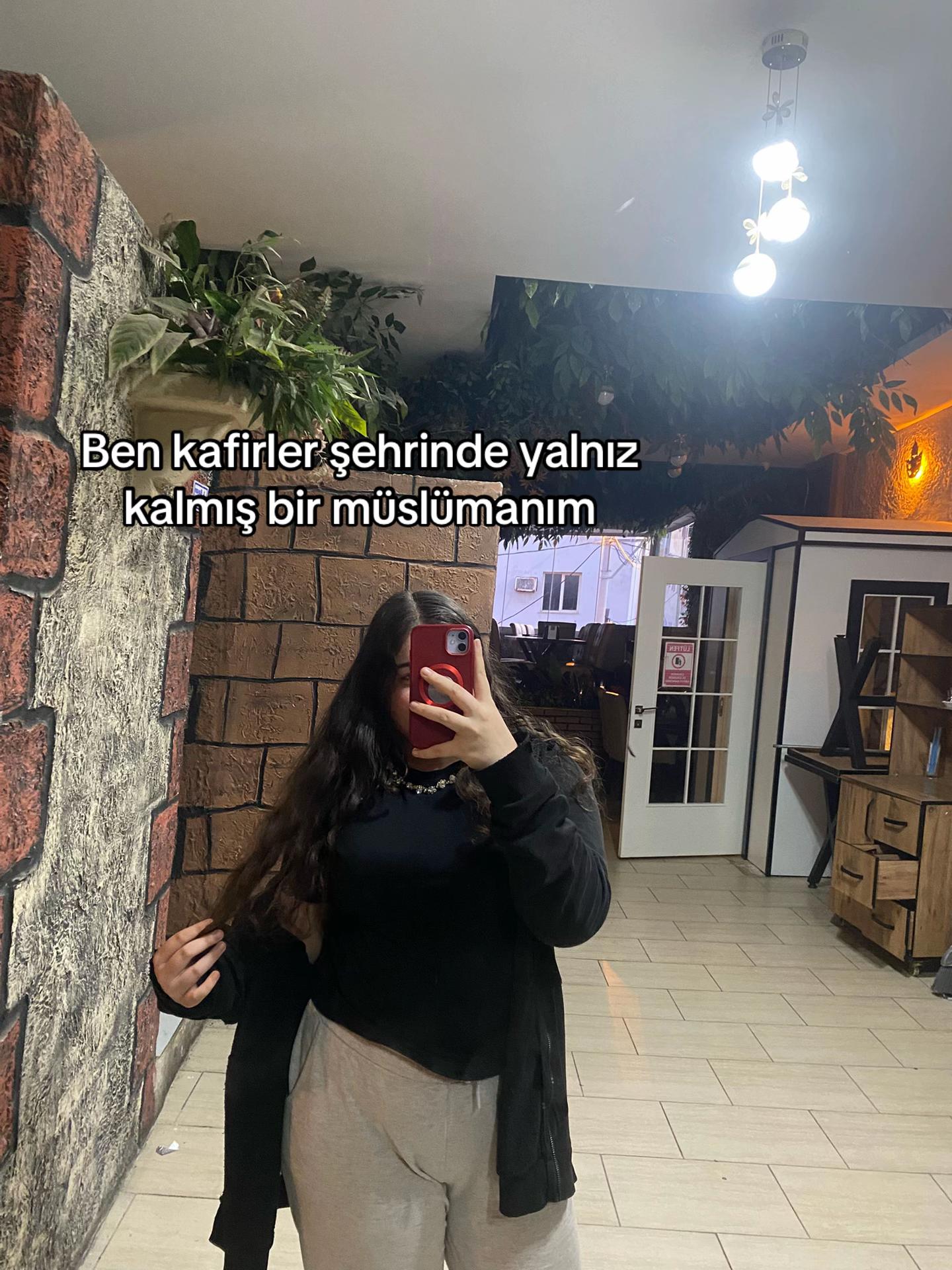 @𝟷𝟿𝟸𝟻