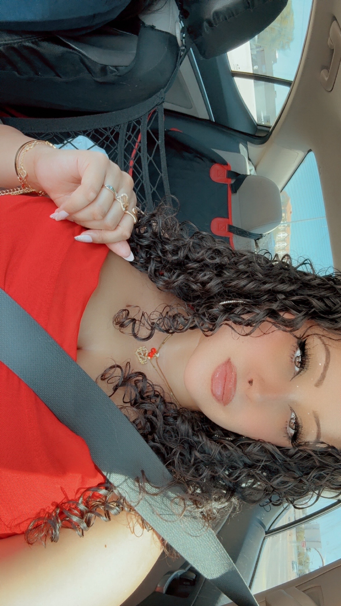 @kissmykassandraa