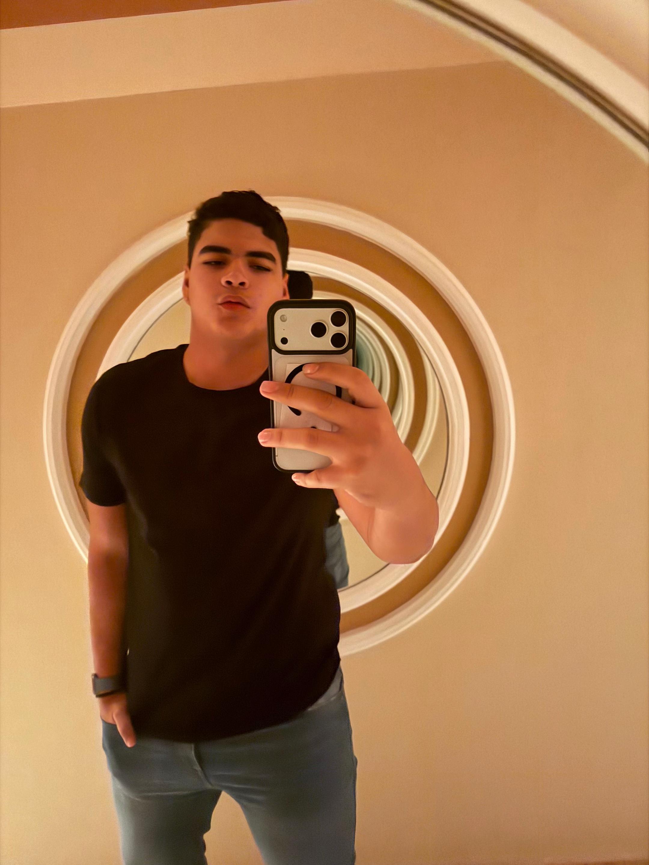 @Roberto verenzuela