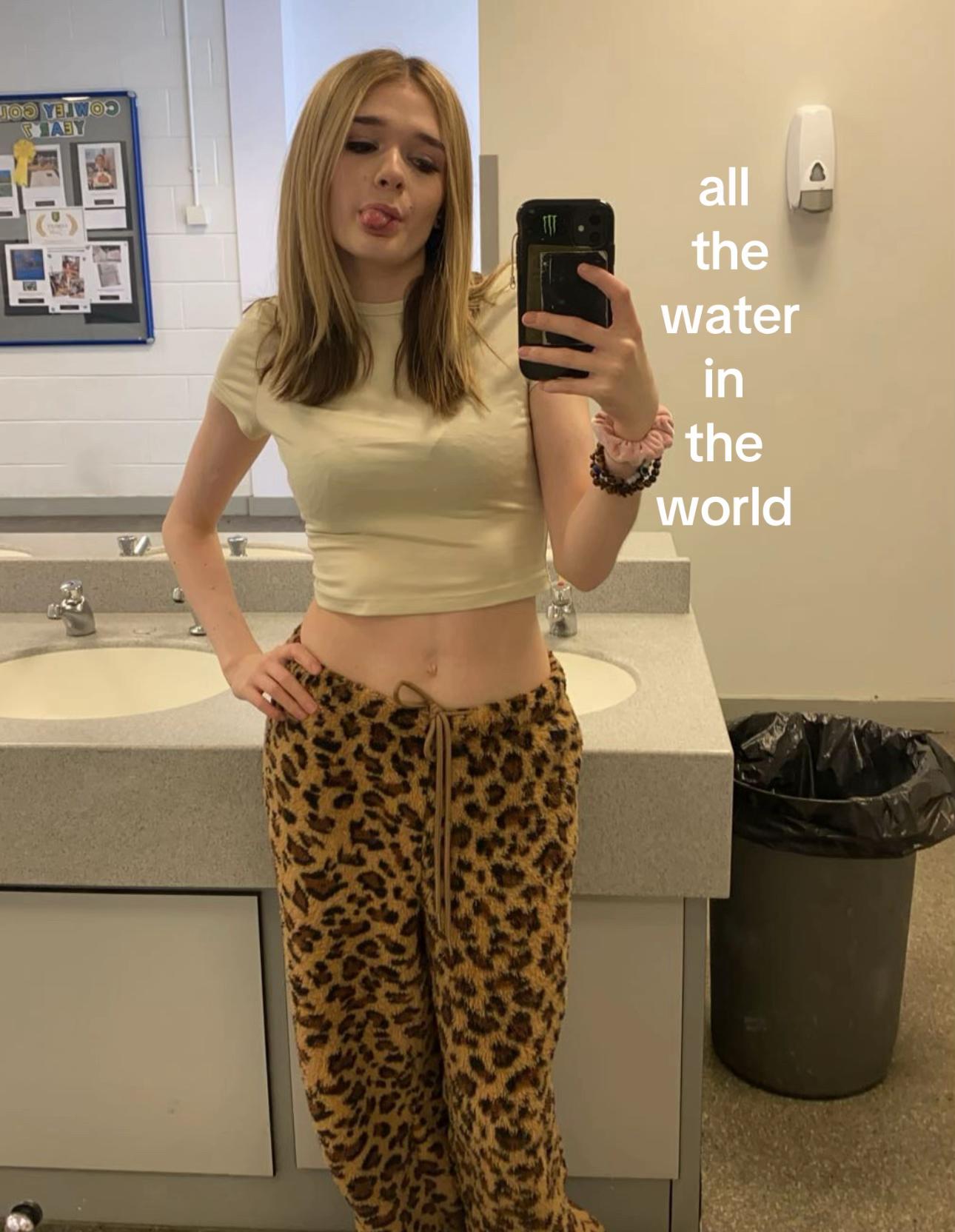 @girlwiththecoolbluehair