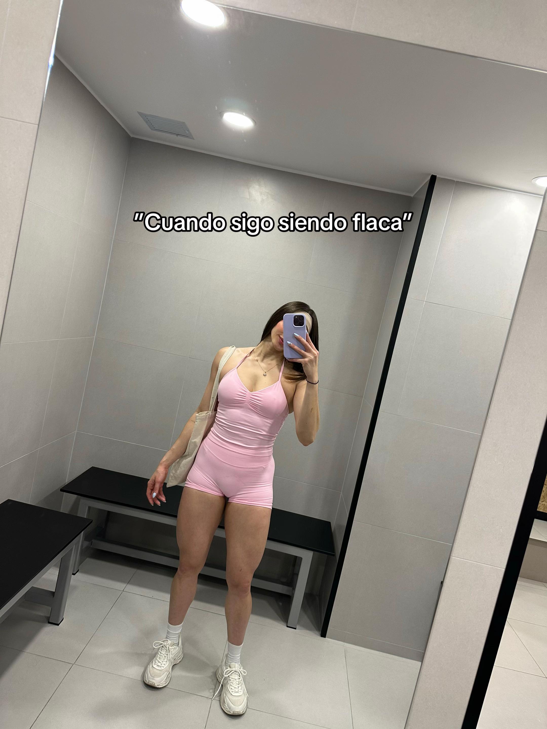 @kellysferrr