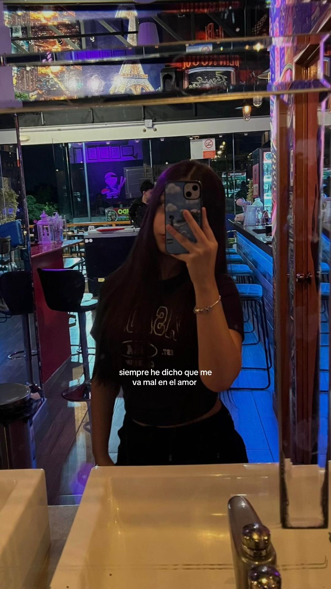 @aylinn
