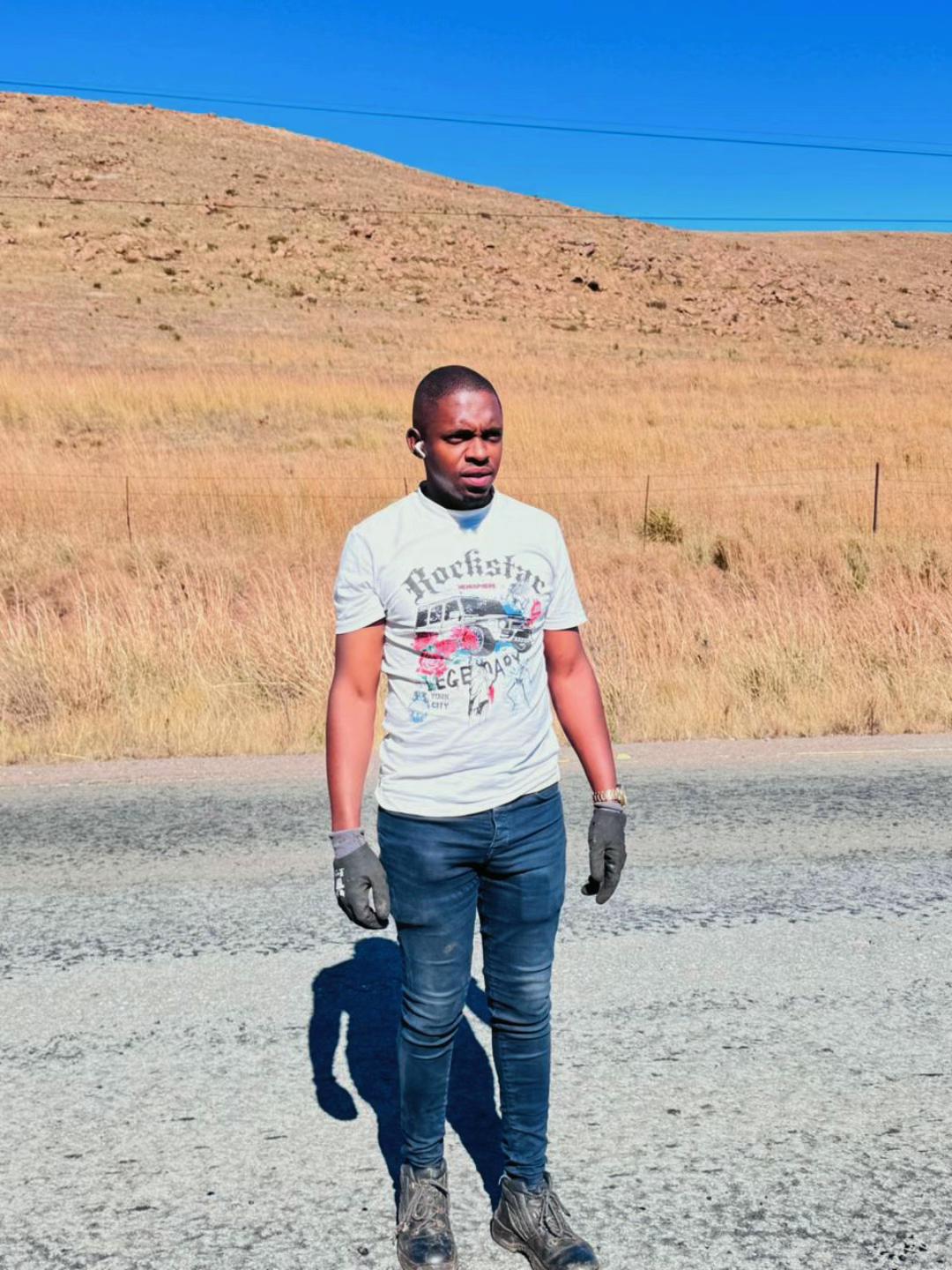 @Thabiso Kunene🇿🇦