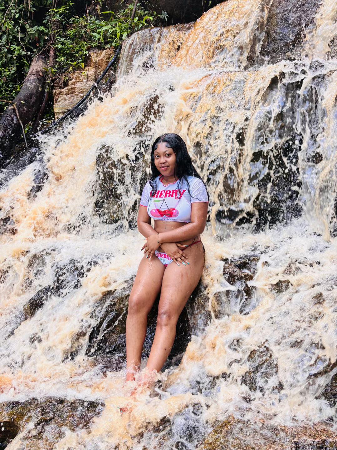 @rianna.cobis
