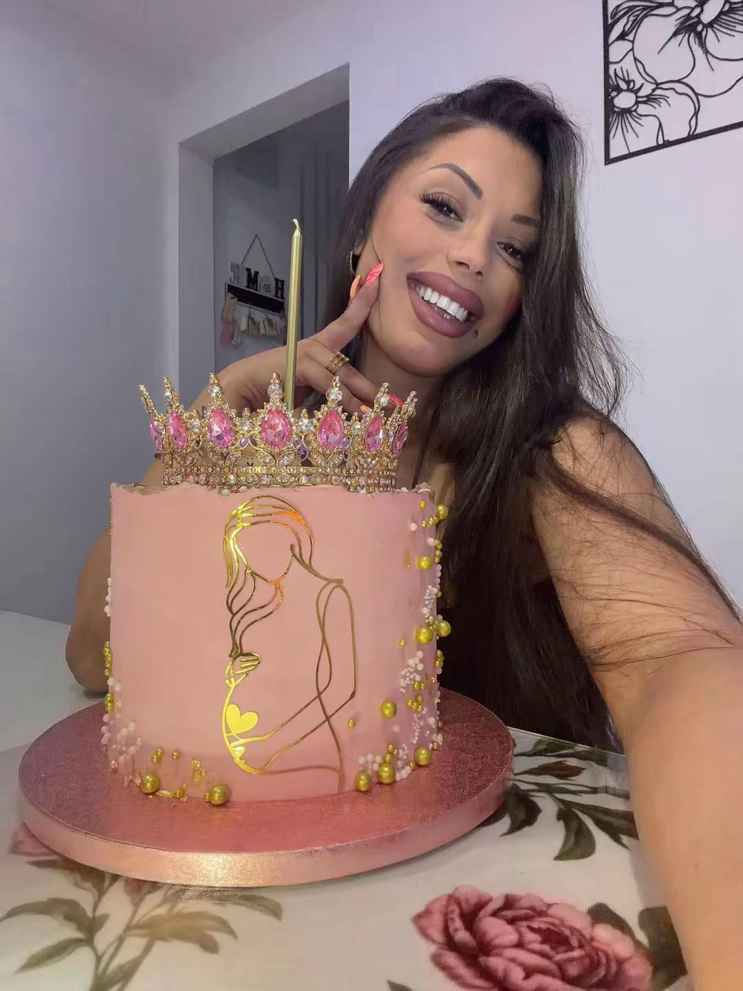 @Laura